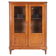 Biedermeier-Vitrine aus dem 19. Jahrhundert aus Kirschholz