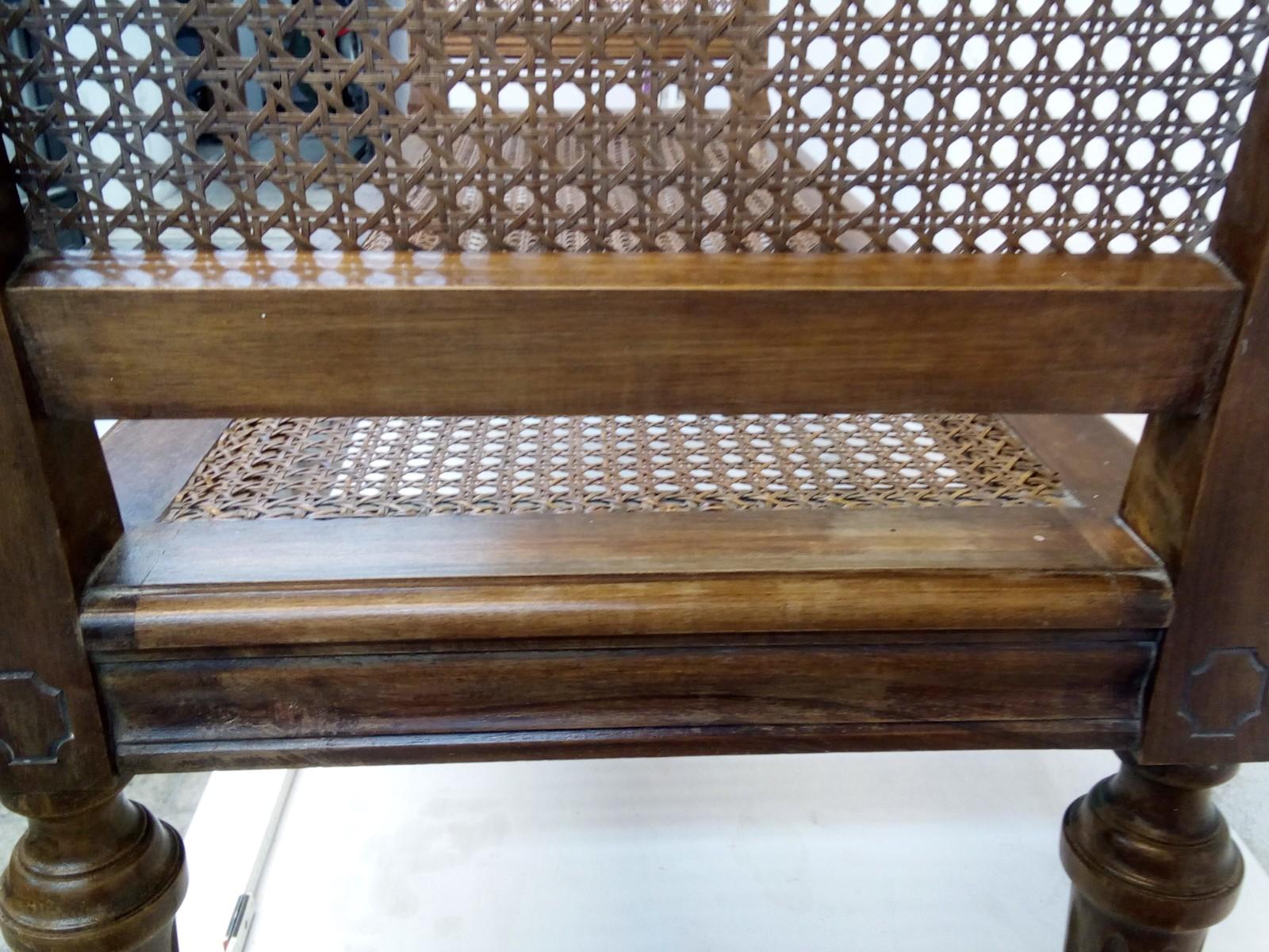 Carved 19th Century Italian Bench in Walnut Cannettè For Sale