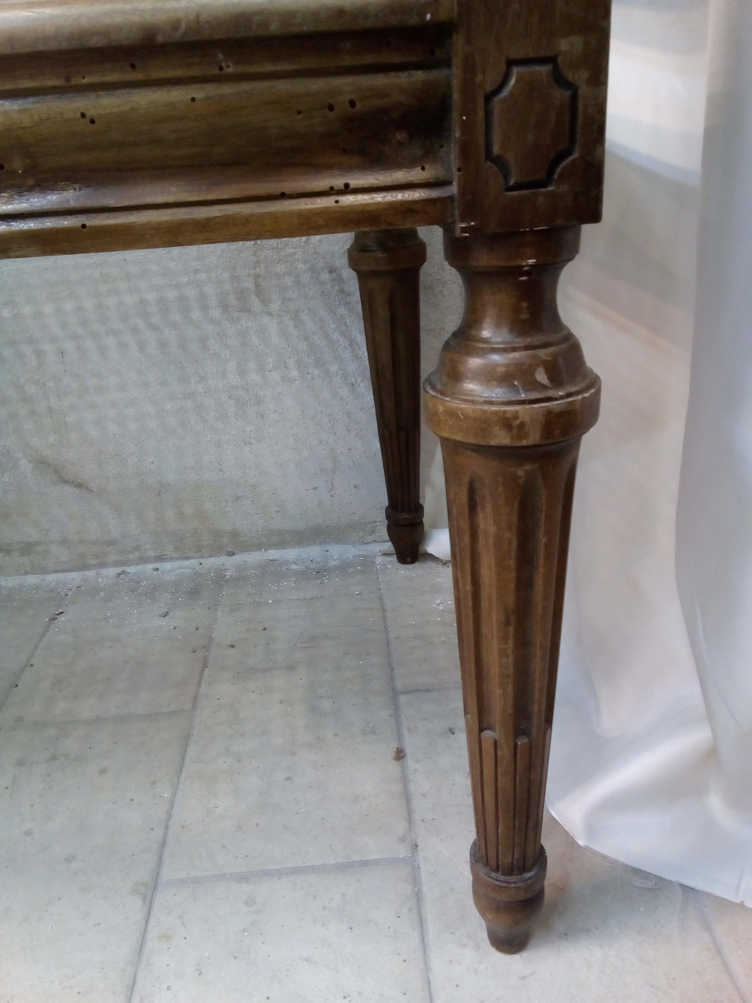 19th Century Italian Bench in Walnut Cannettè For Sale 11