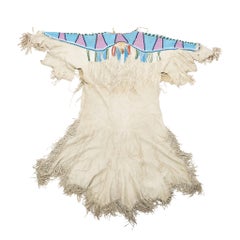 Frühes Perlenstick-Lederkleid der amerikanischen Ureinwohner aus dem Plateau