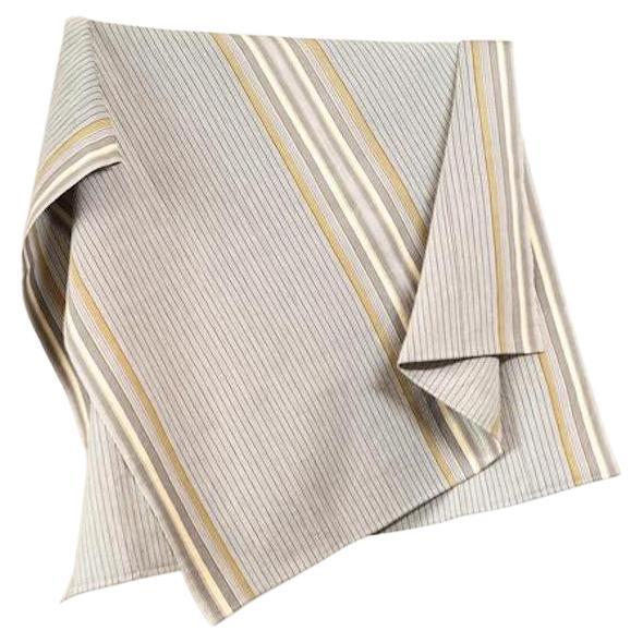 Sancri-Überwurf – handgewebte Deckendecke aus Baumwolle mit dünnen grauen und gelben Streifen