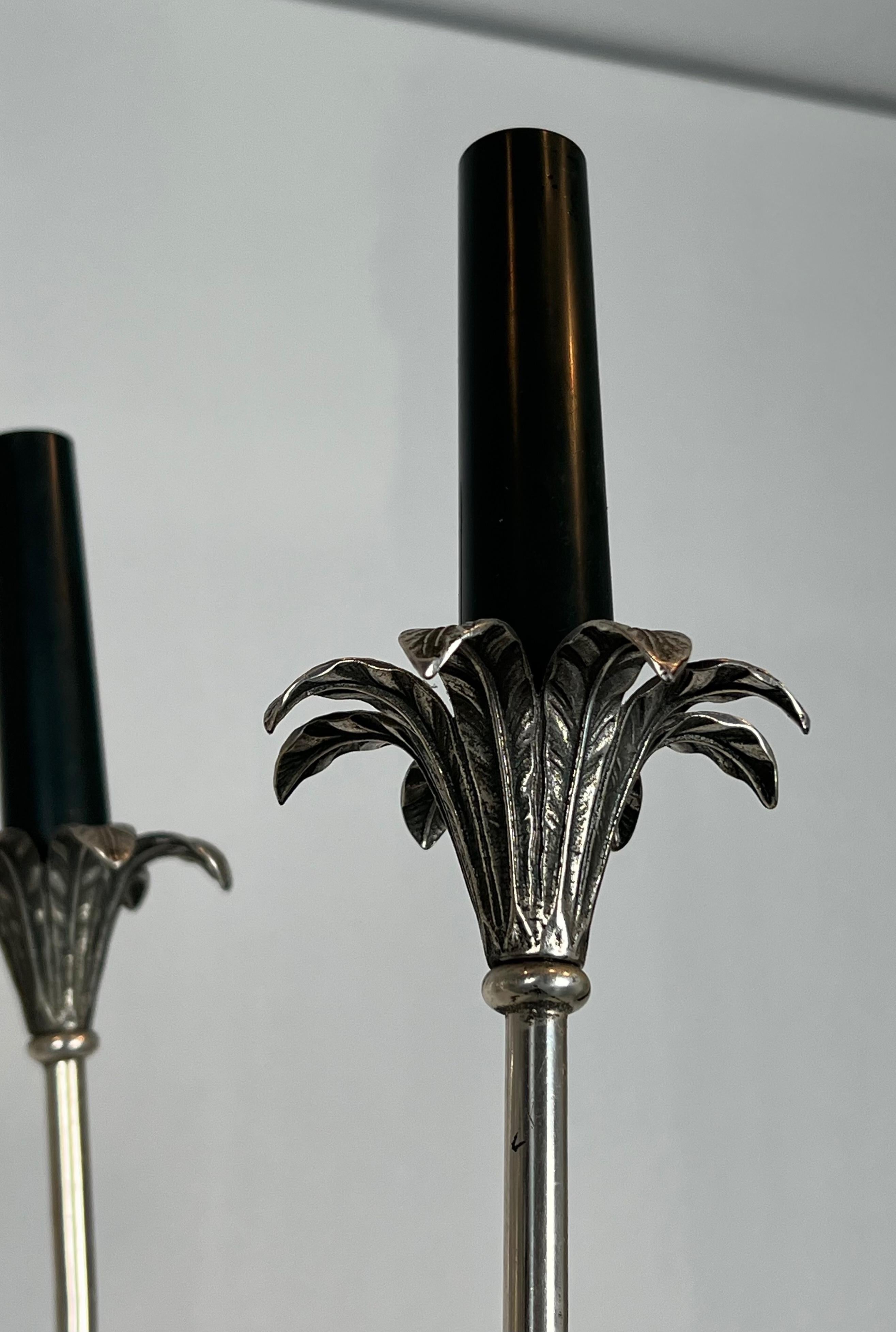 Lampadario in metallo argentato in stile neoclassico di Maison Charles in vendita 2