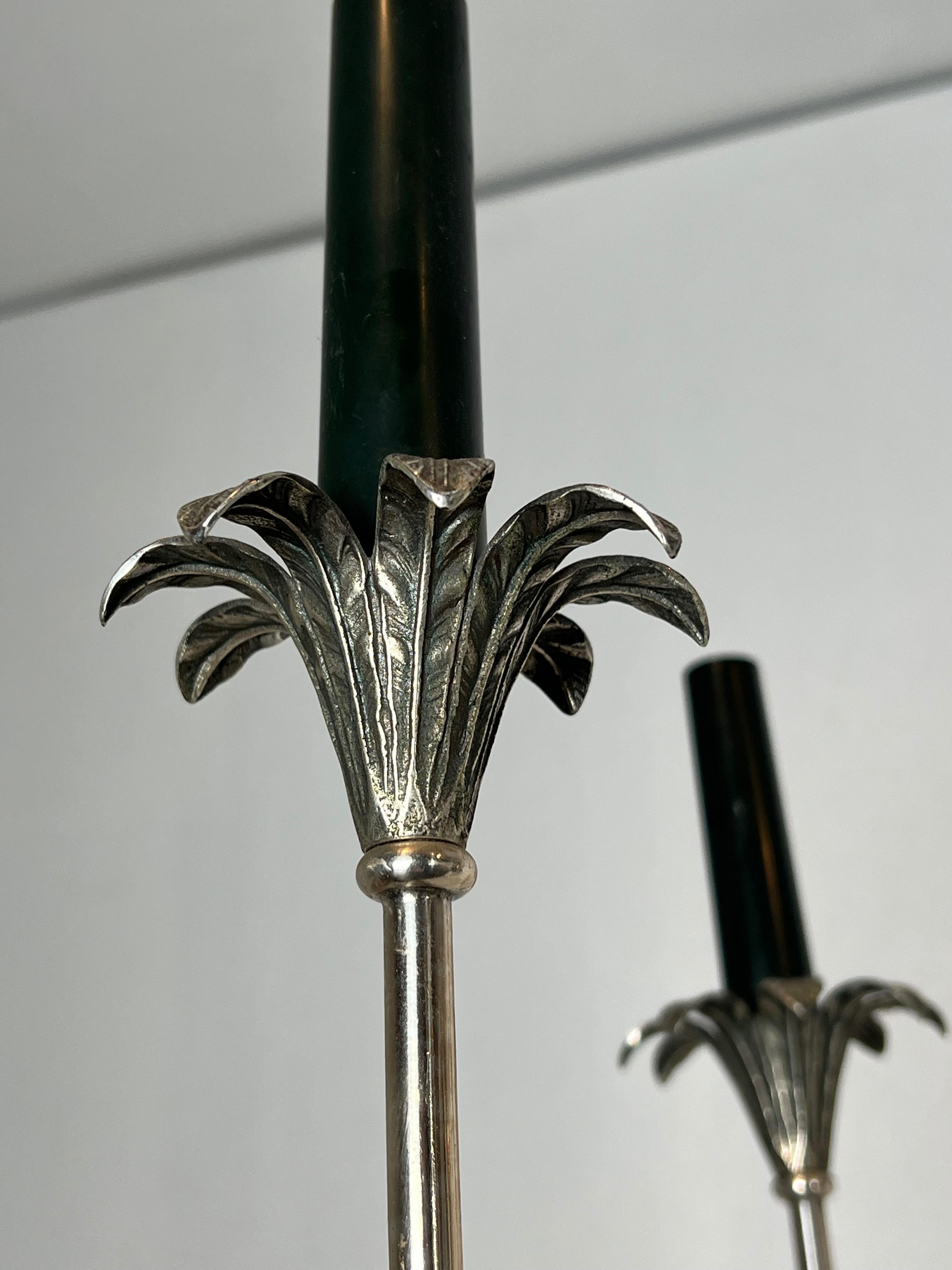 Lampadario in metallo argentato in stile neoclassico di Maison Charles in vendita 10