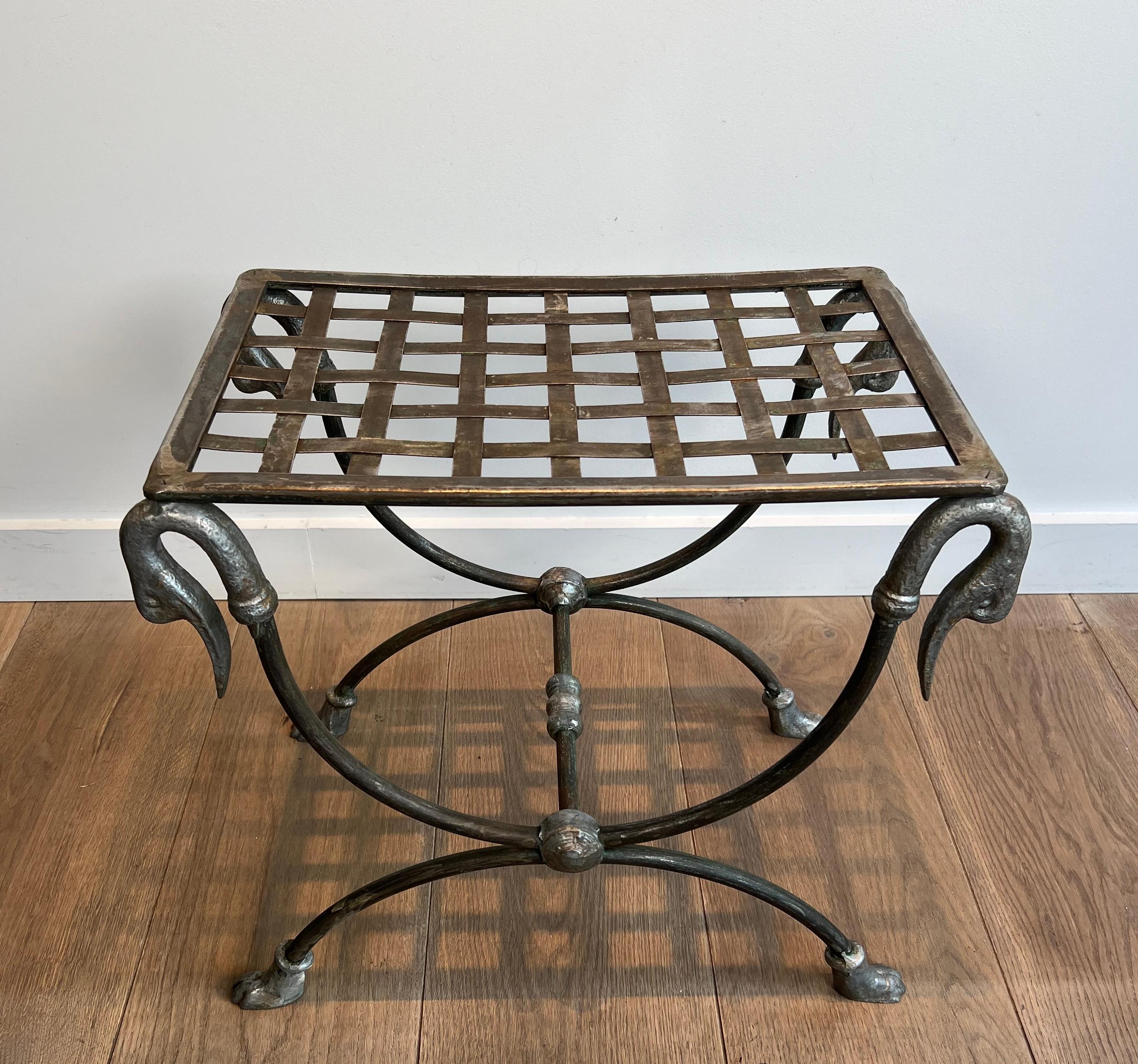 Neoclassical Style Steel Curule Stool Attributed to Maison Jansen In Good Condition For Sale In Marcq-en-Barœul, Hauts-de-France