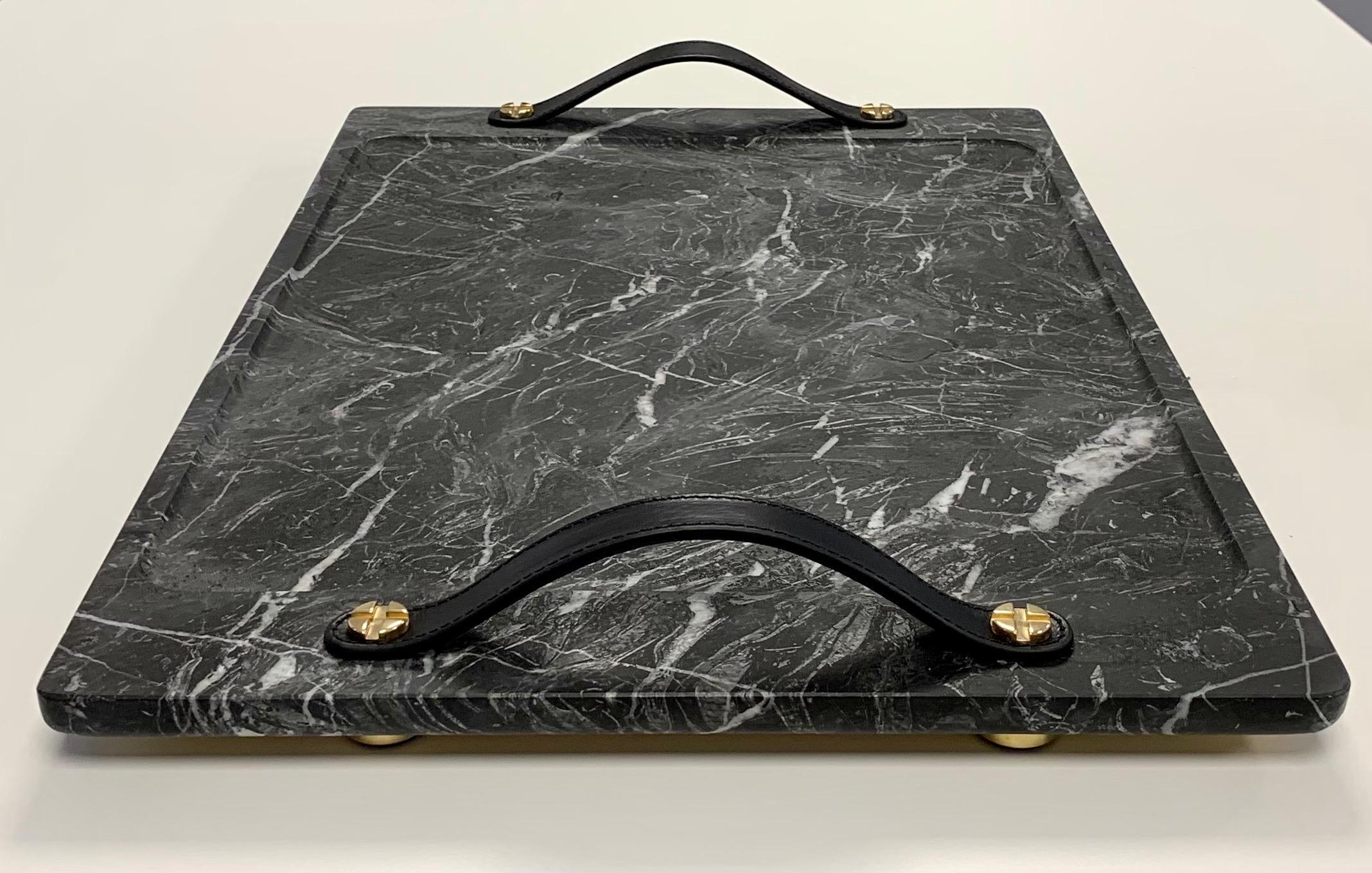 Marble Tray Marquina Color with Leather Straps, Large In New Condition For Sale In Alcoy, Alicante