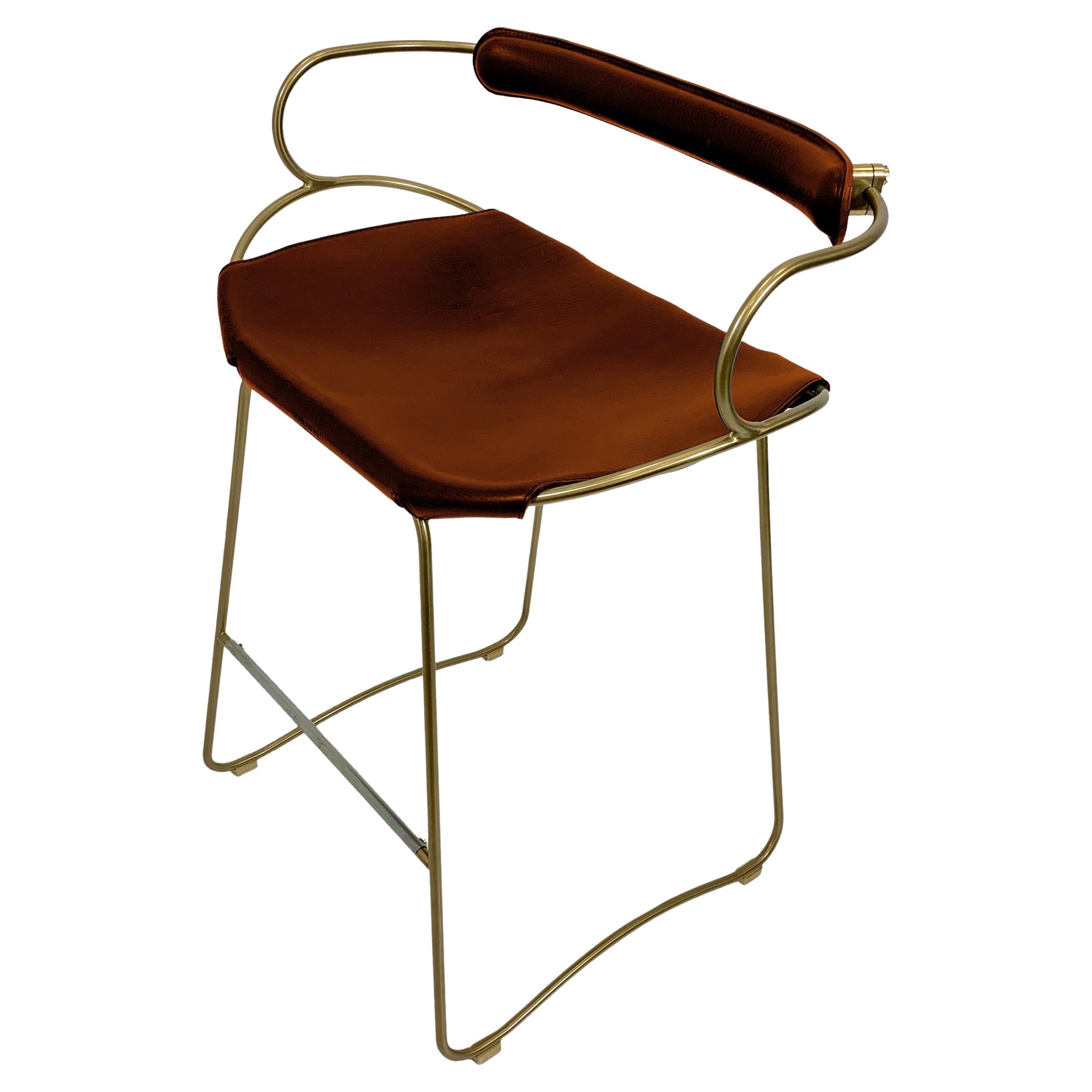 Tabouret de bar sculptural contemporain w. Dossier Laiton Vieilli Métal Cuir Cognac