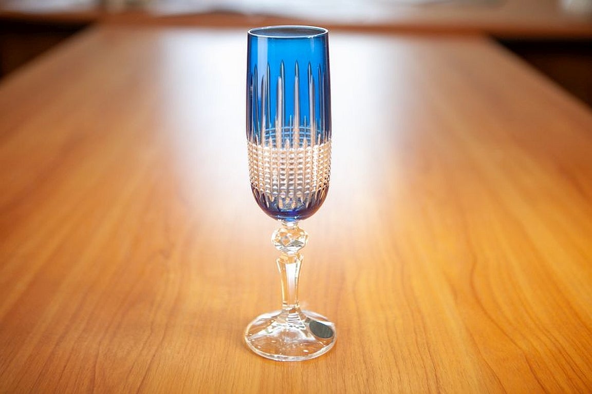 Polish Set of 6 Cristal Champagne Glasses in Mix Colors (6.1 fl_oz_us) For Sale