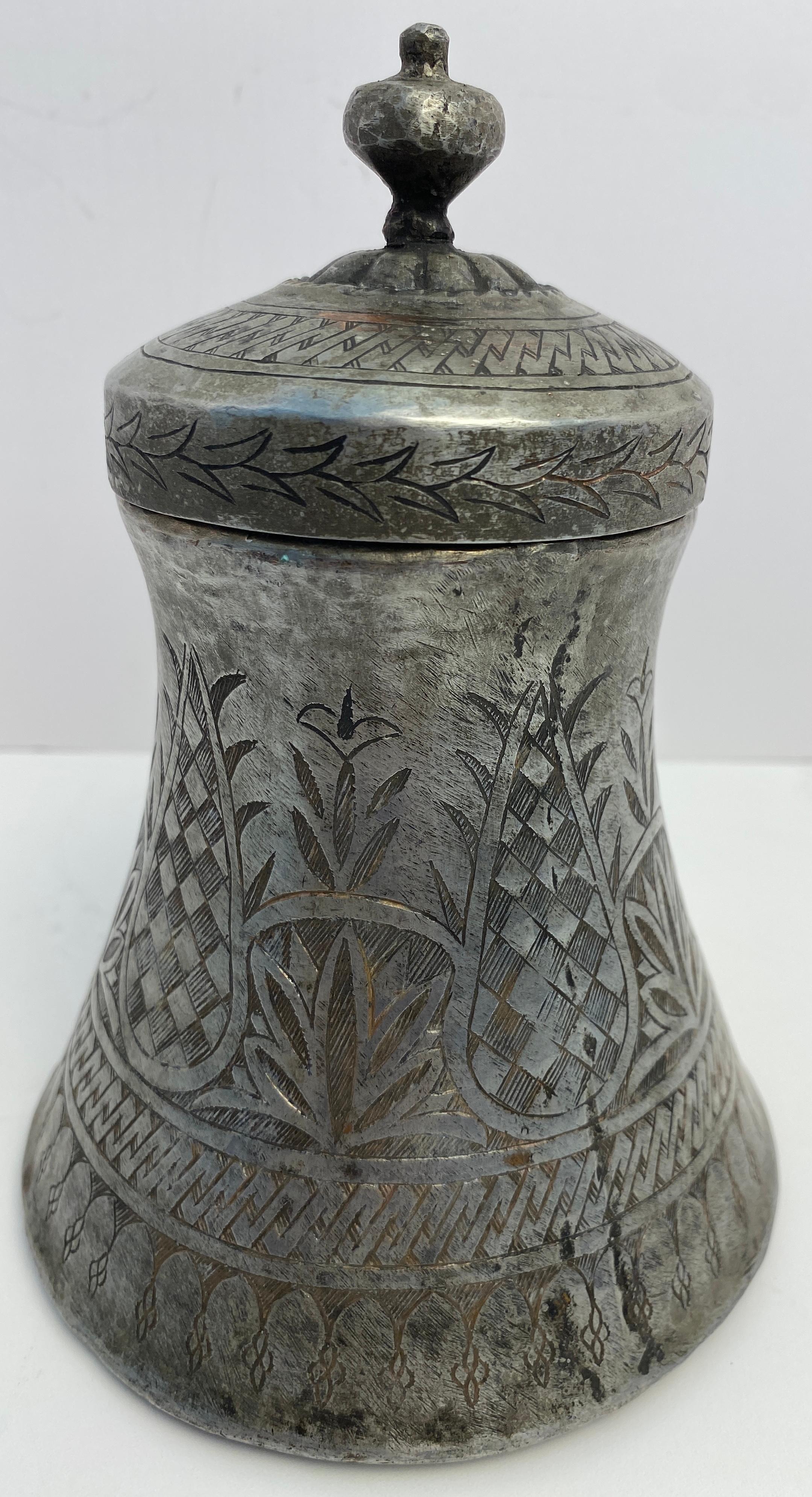 Antiguo Recipiente o Urna Nupcial Morisca Grabada a Mano siglo XIX en venta
