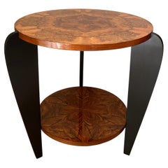 Mesa gueridón francesa de estilo Art Déco de dos niveles, de madera de amboyna y laca negra