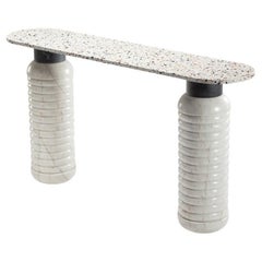 Console Jean en marbre blanc Estremoz avec plateau en terrazzo africain