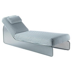 Contemporary Riviera Day Bed in Blaco and Verde lacquered metal for Outdoors