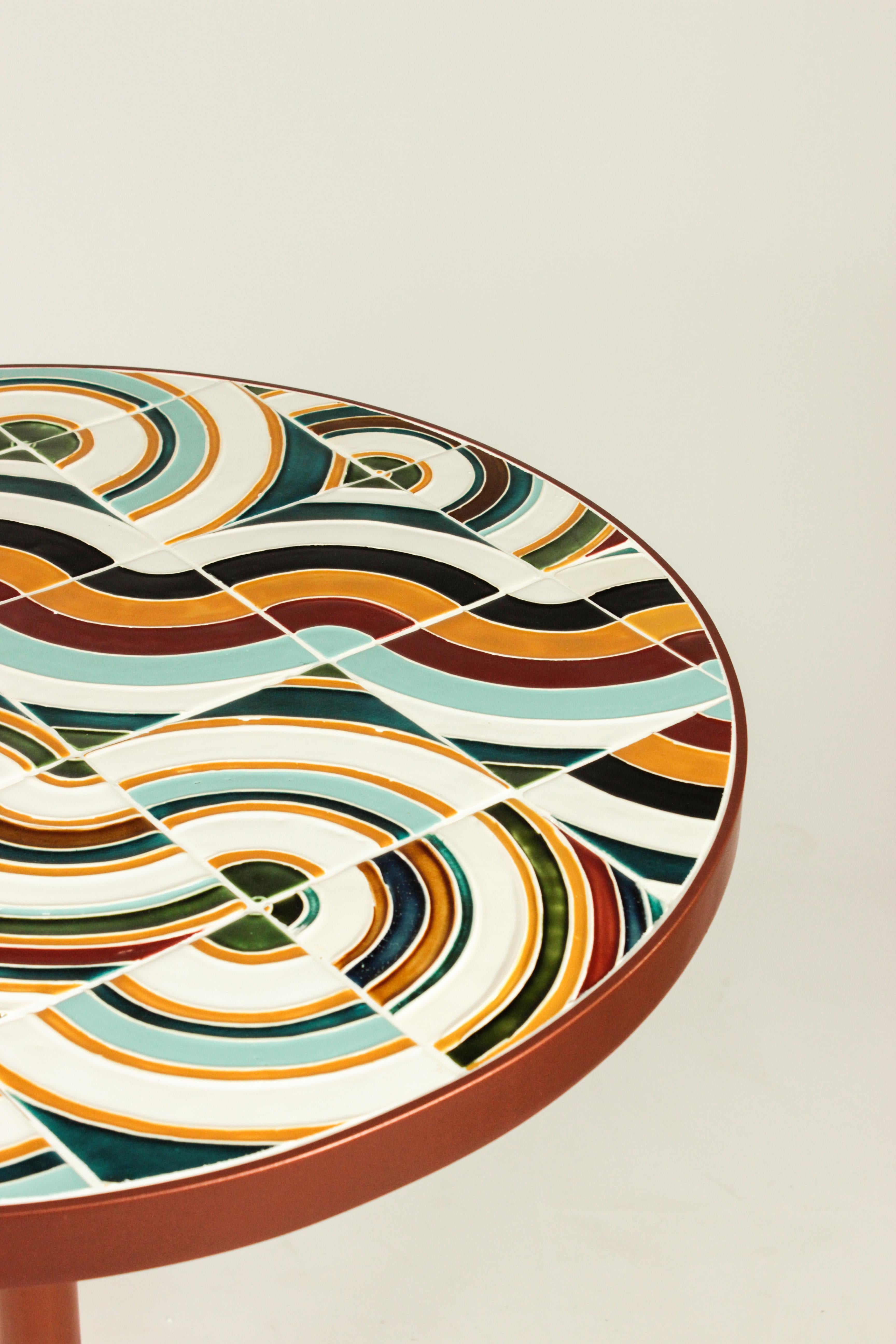 Portugais Table de salle à manger Caldas 75Ø avec carreaux multicolores faits à la main en vente