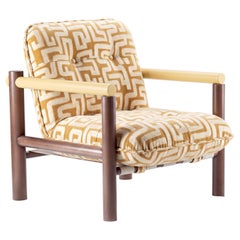 Sillón James contemporáneo, hecho a mano, en tejido «Labyrinth Ochre»