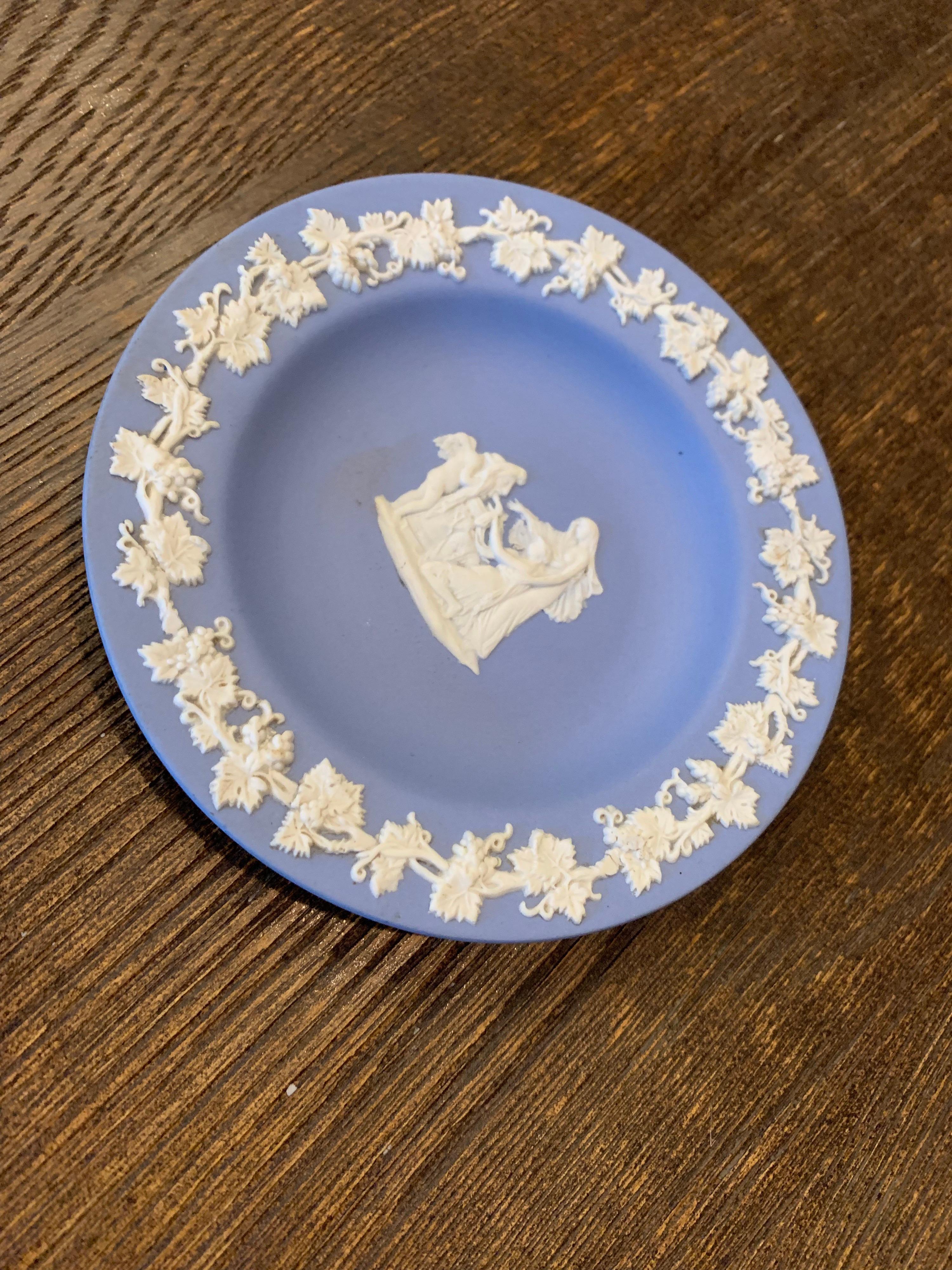 Neoclassical Mid-century Wedgwood Jasperware Cream on Blue For Sale