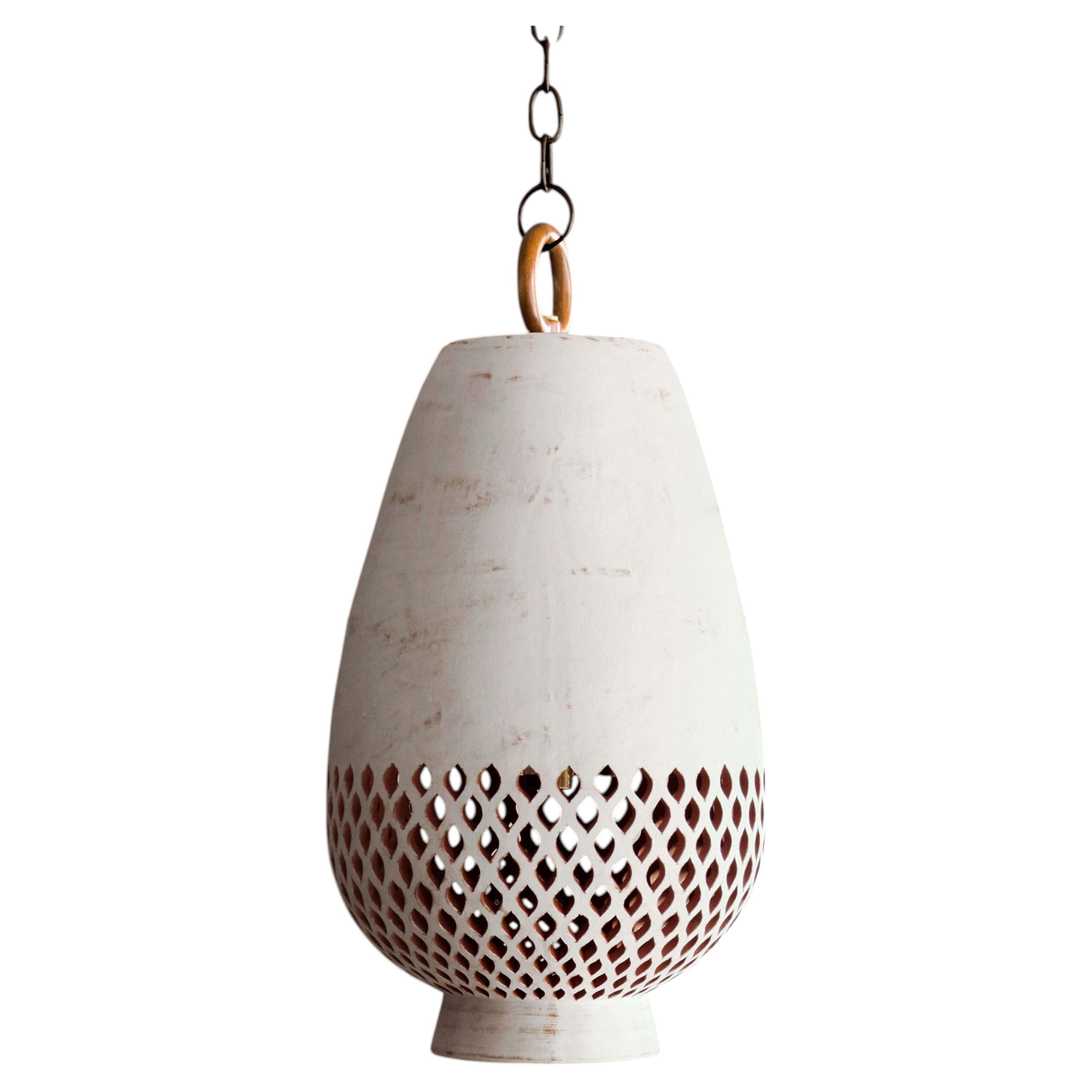 Lampe suspendue en céramique blanche XL, bronze huilé, Collectional Atzompa de Diamantes