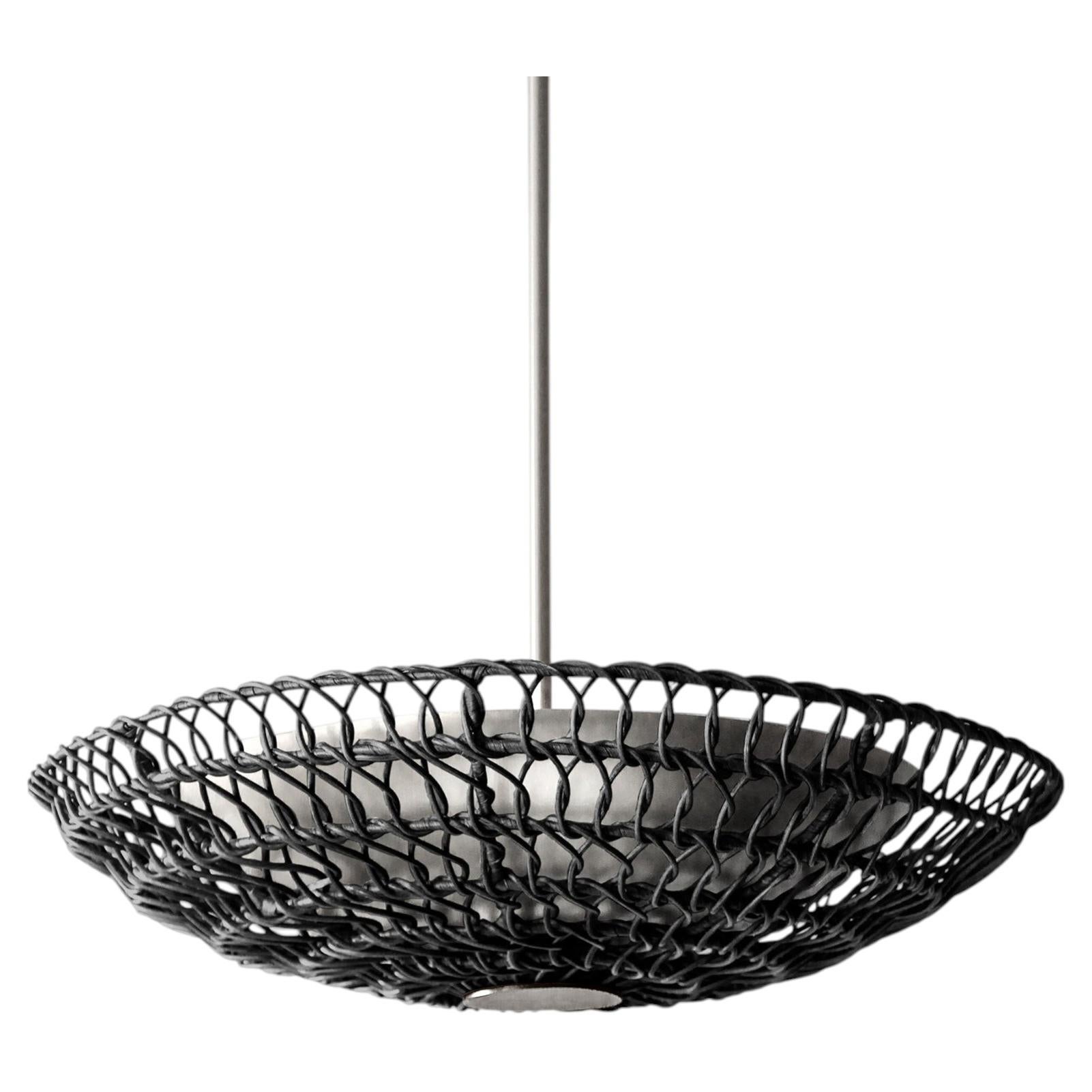 34" handgewebte Pendelleuchte aus schwarzem Rattan, gebürstetes Nickel, Ventila-Kollektion im Angebot