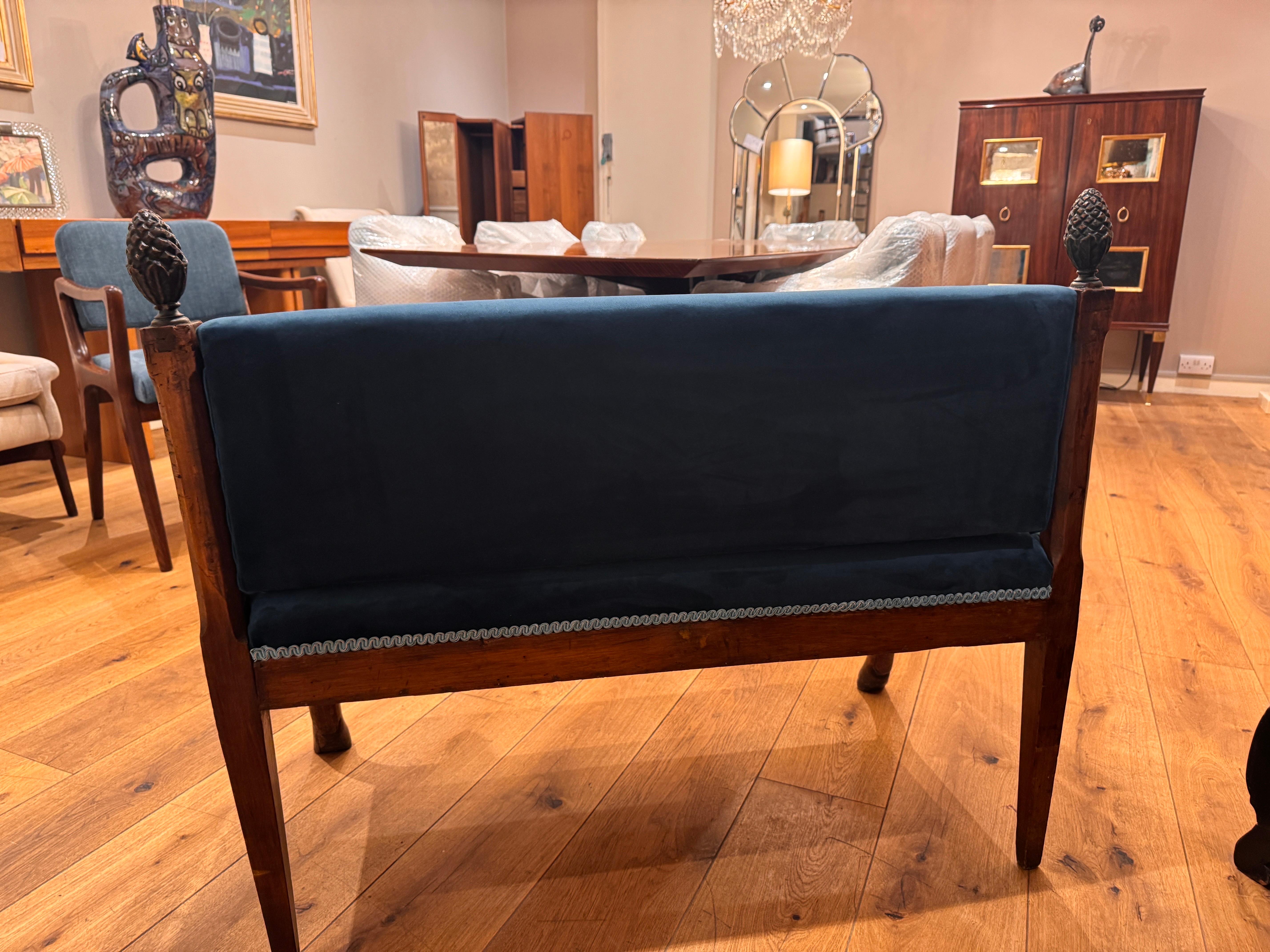 Cómoda arquitectónica italiana de cuatro cajones de los años 50 en venta 6