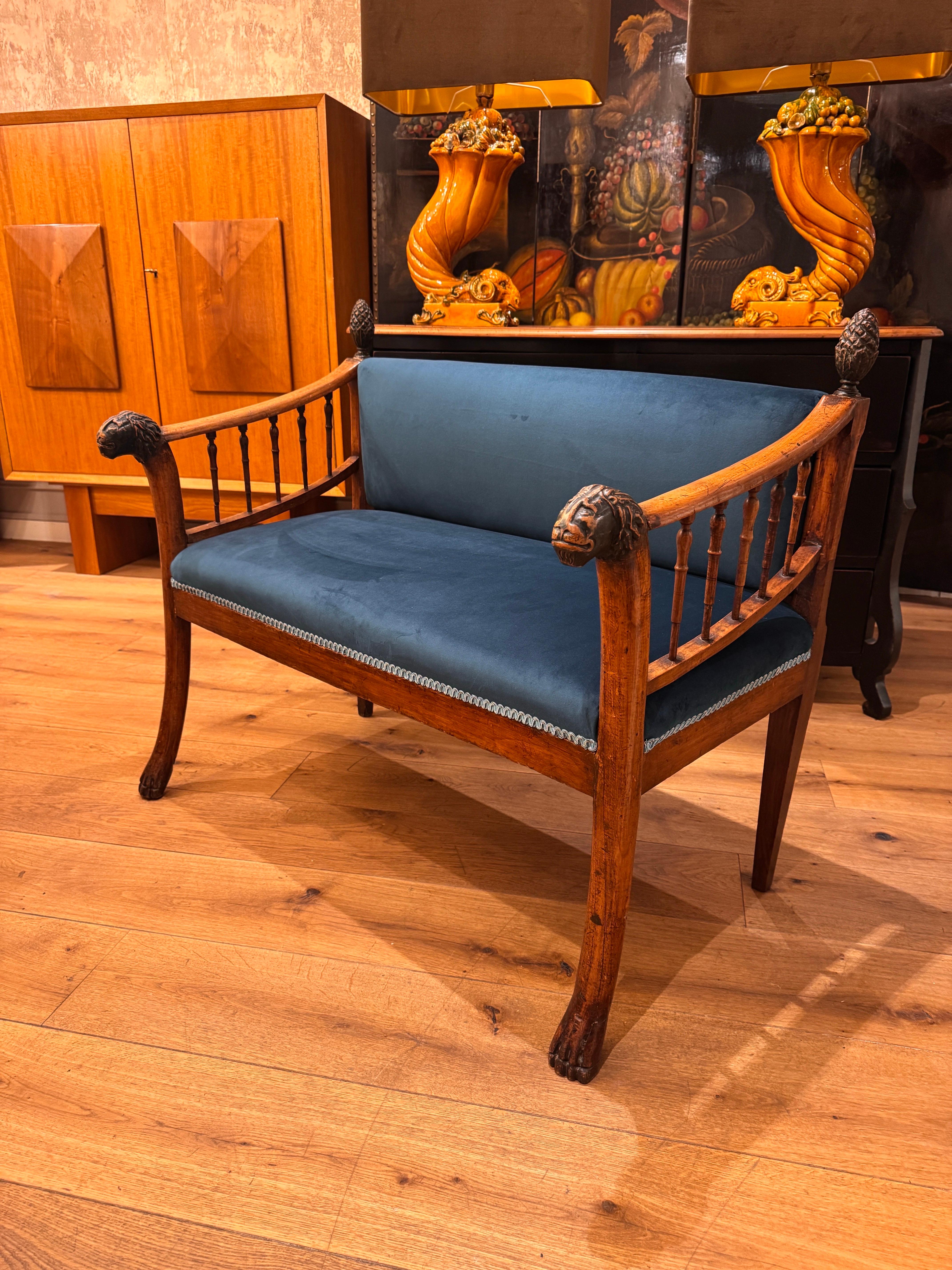 Cómoda arquitectónica italiana de cuatro cajones de los años 50 en venta 7