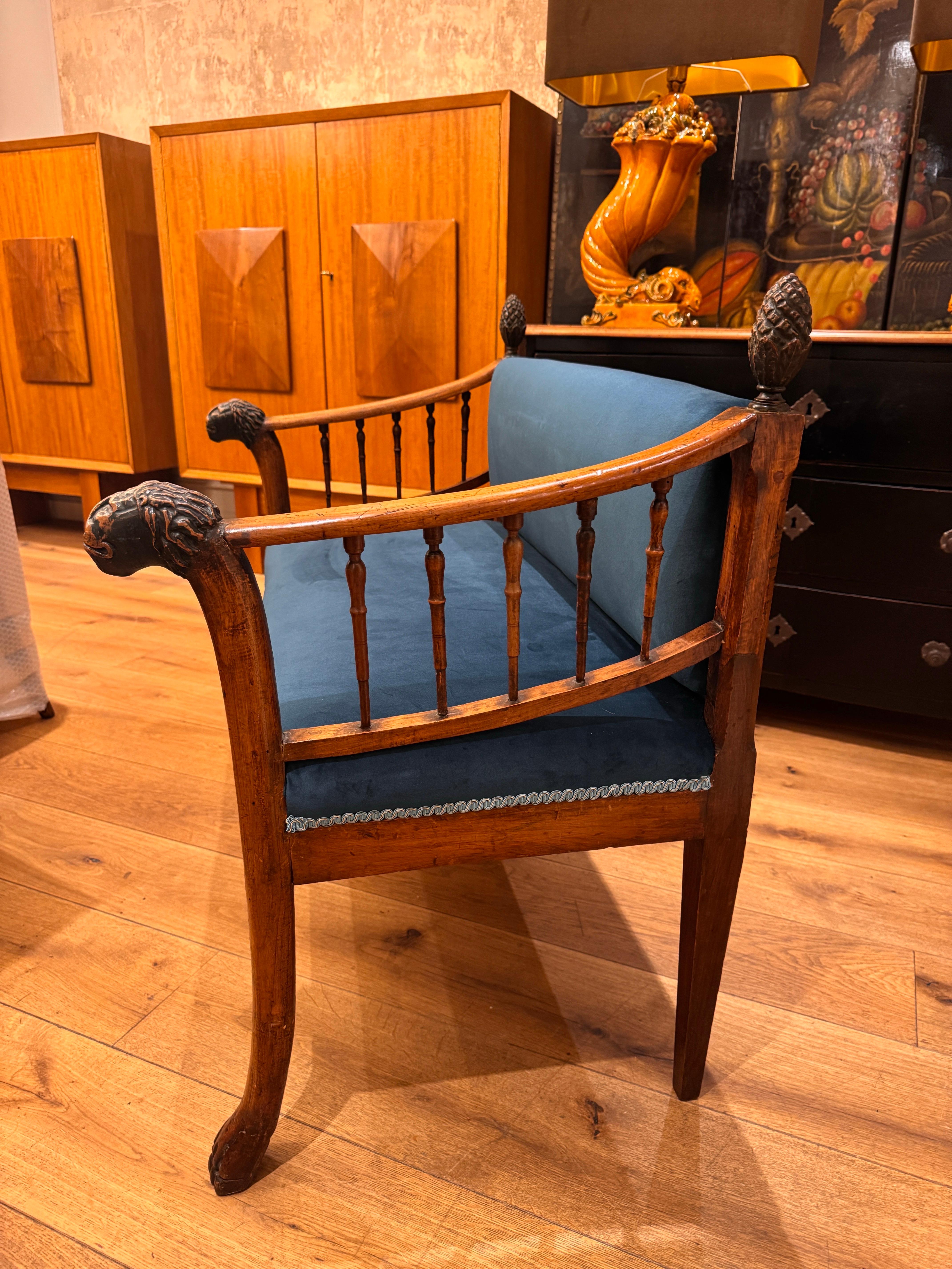 Cómoda arquitectónica italiana de cuatro cajones de los años 50 en venta 22
