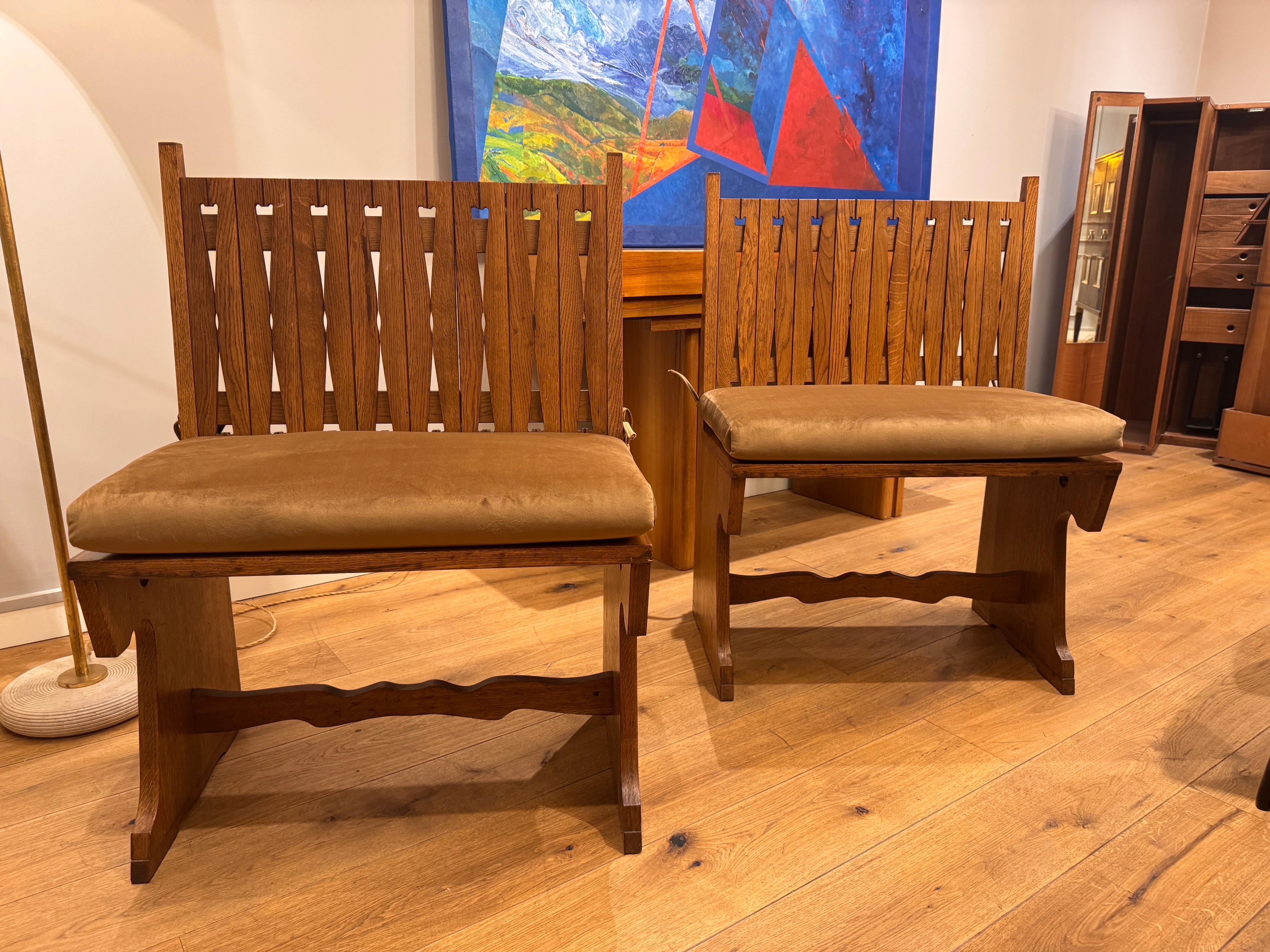 Pair of small Italian oak hallway benches For Sale 7