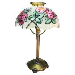 Lampe de bureau en verre teinté à motifs floraux roses de la société Pairpoint Glass, abat-jour viennois, 1920