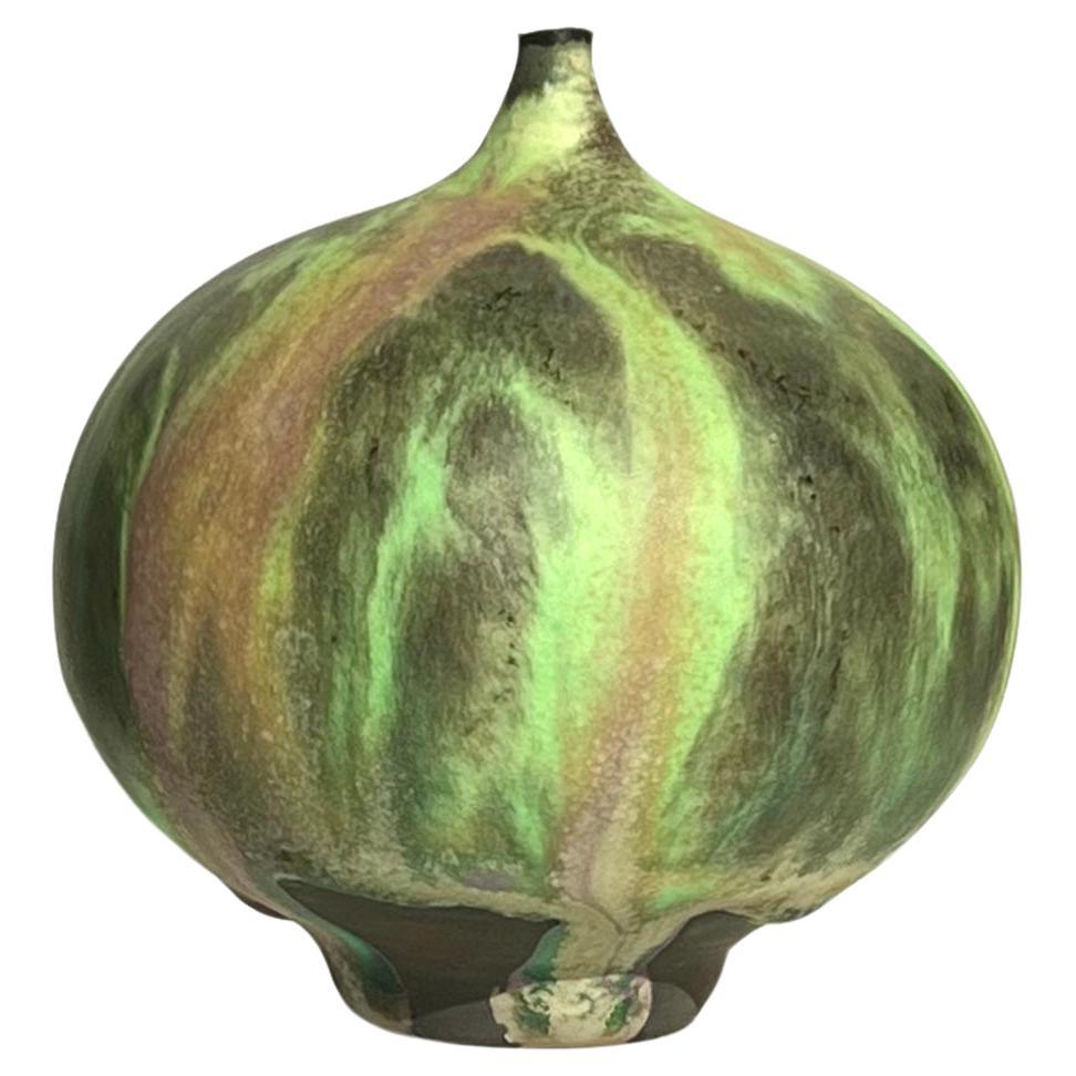 Vase Feelie en porcelaine émaillée à glaçure rose et vert chartreuse d'Erni Cabat Citron en vente