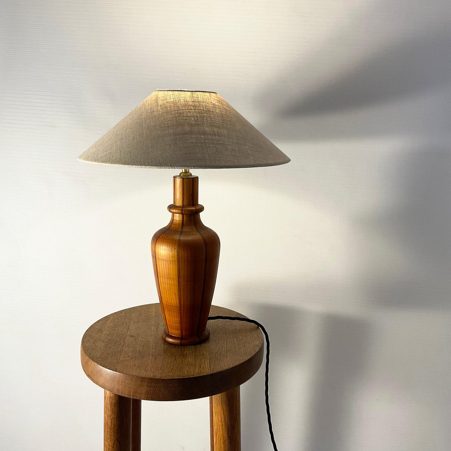 Lampe de table ébéniste des années 1950 en vente 1