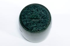 Cubitera modernista de mármol verde moteado con vetas de color marfil, hacia la década de 1970