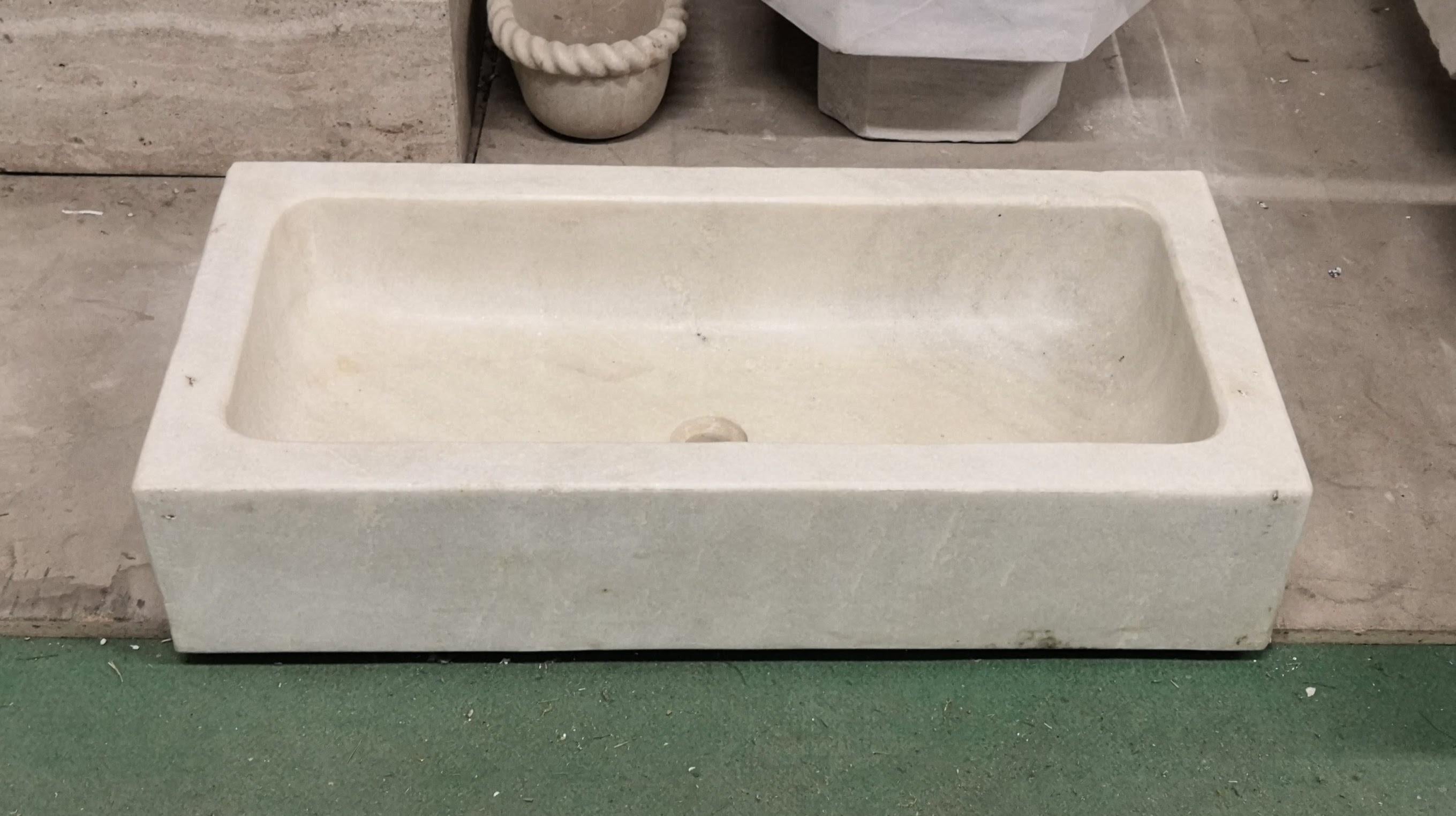 A simple natural design ideal for kitchen or bathroom for old and new buildings,
superb warm veined character, cut from one piece of carrara marble.

