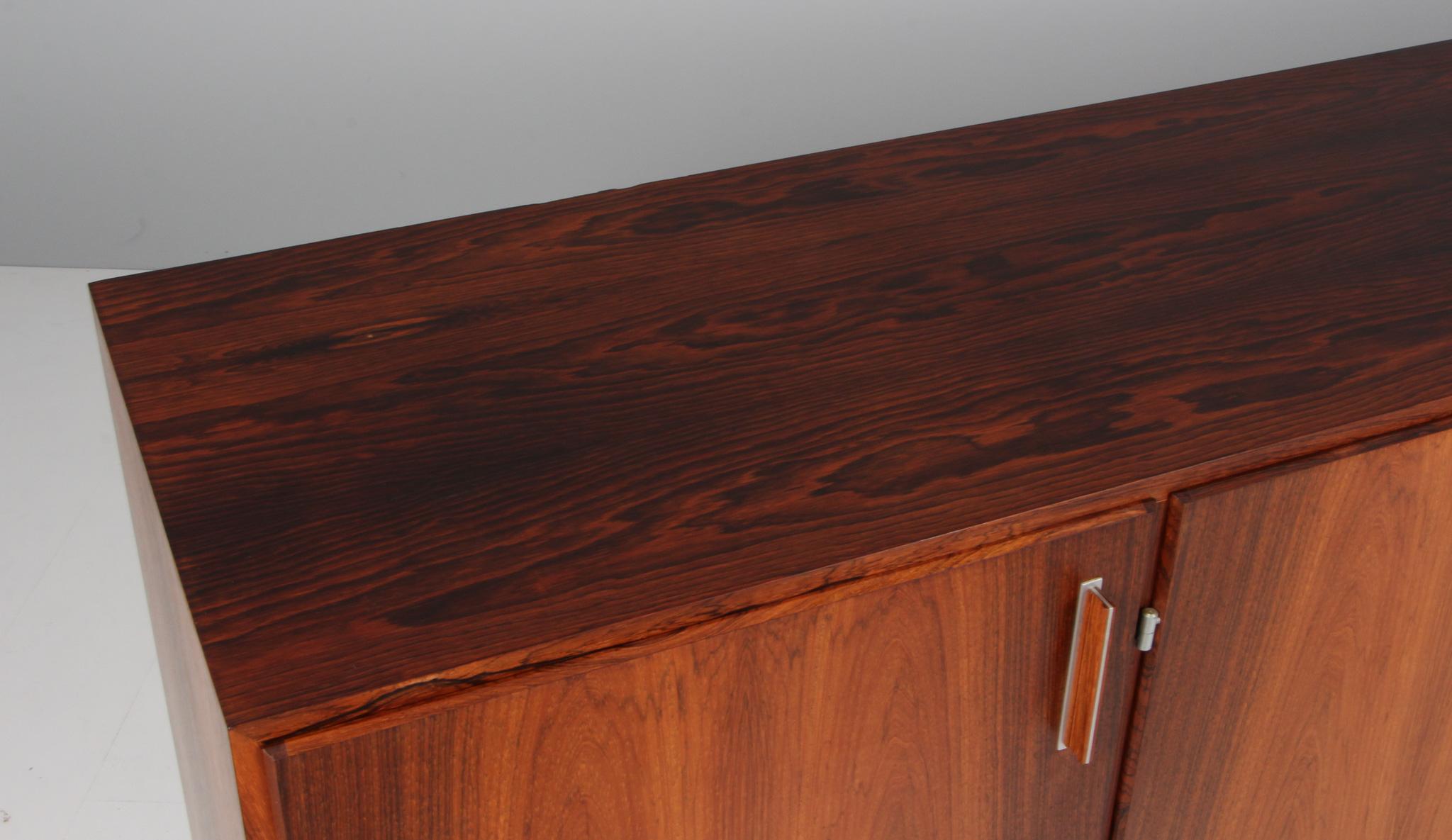 Scandinavo moderno Armadio a 4 ante di Arne Vodder, in palissandro e alluminio. Danimarca anni '60 in vendita