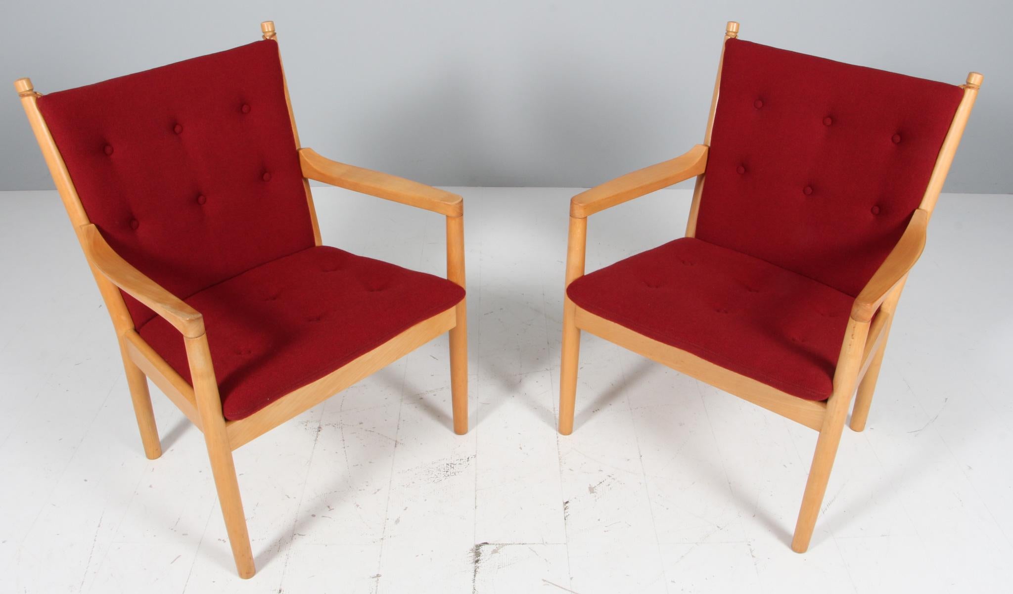Hans Wegner, salotto o poltrona Hallingdal in lana di Kvadrat.

Telaio in faggio massiccio.

Modello 1788, prodotto da Fritz Hansen.

Prezzo per sedia.
