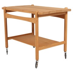 Hans J. Wegner, tray table in solid oak. AT47