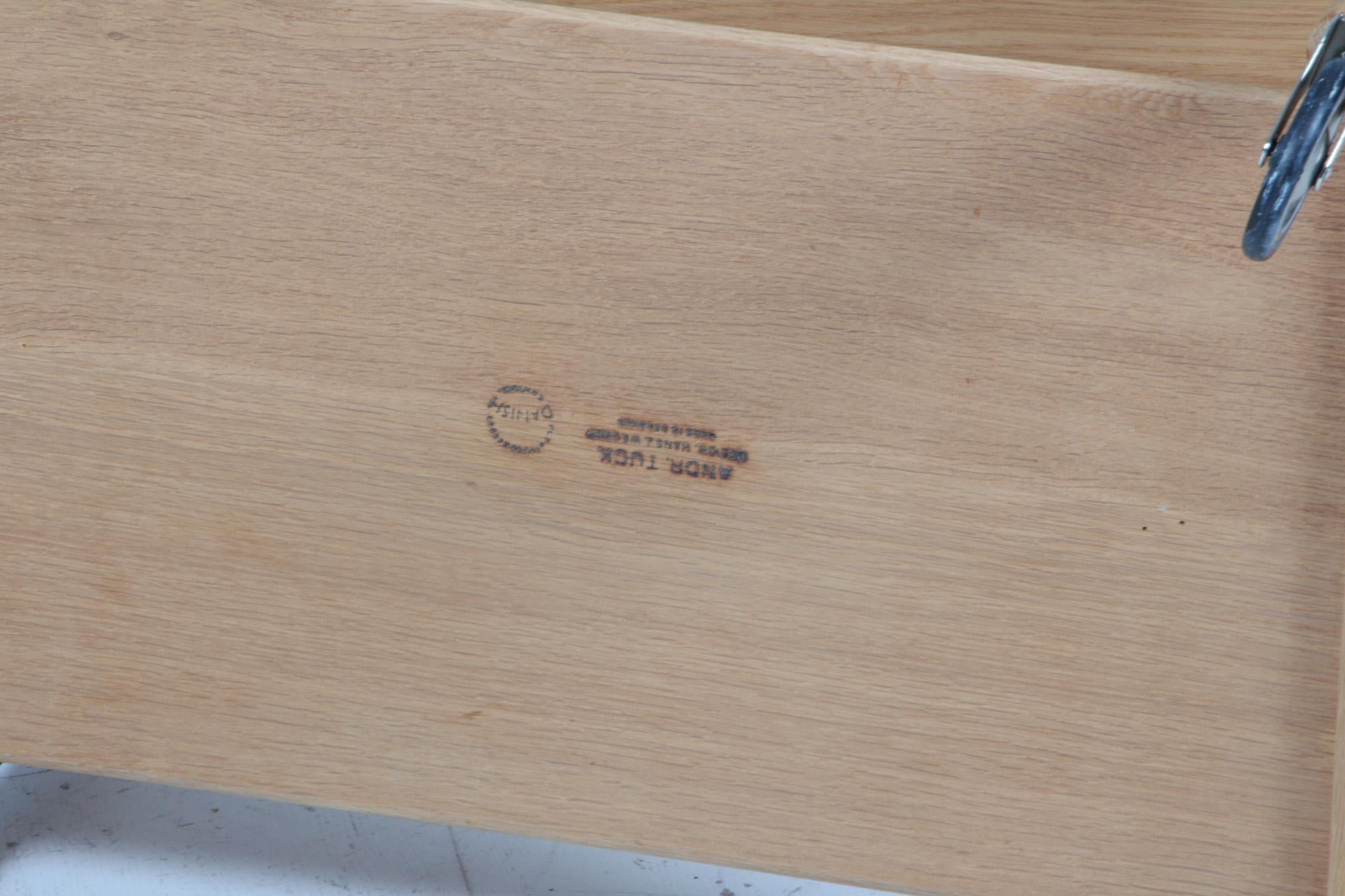 Hans J. Wegner, tray table in solid oak. AT47 For Sale 1
