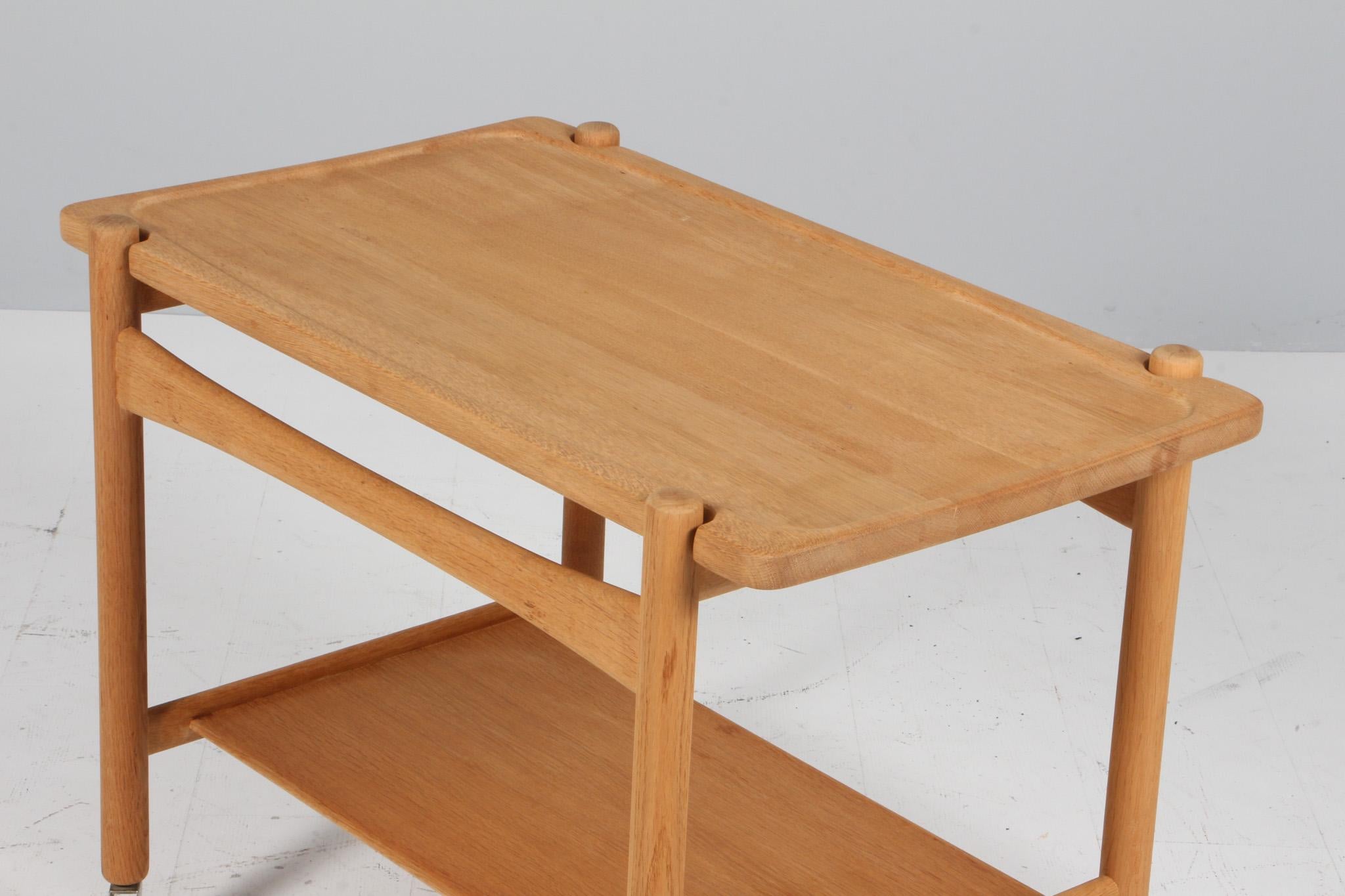 Oak Hans J. Wegner, tray table in solid oak. AT47 For Sale
