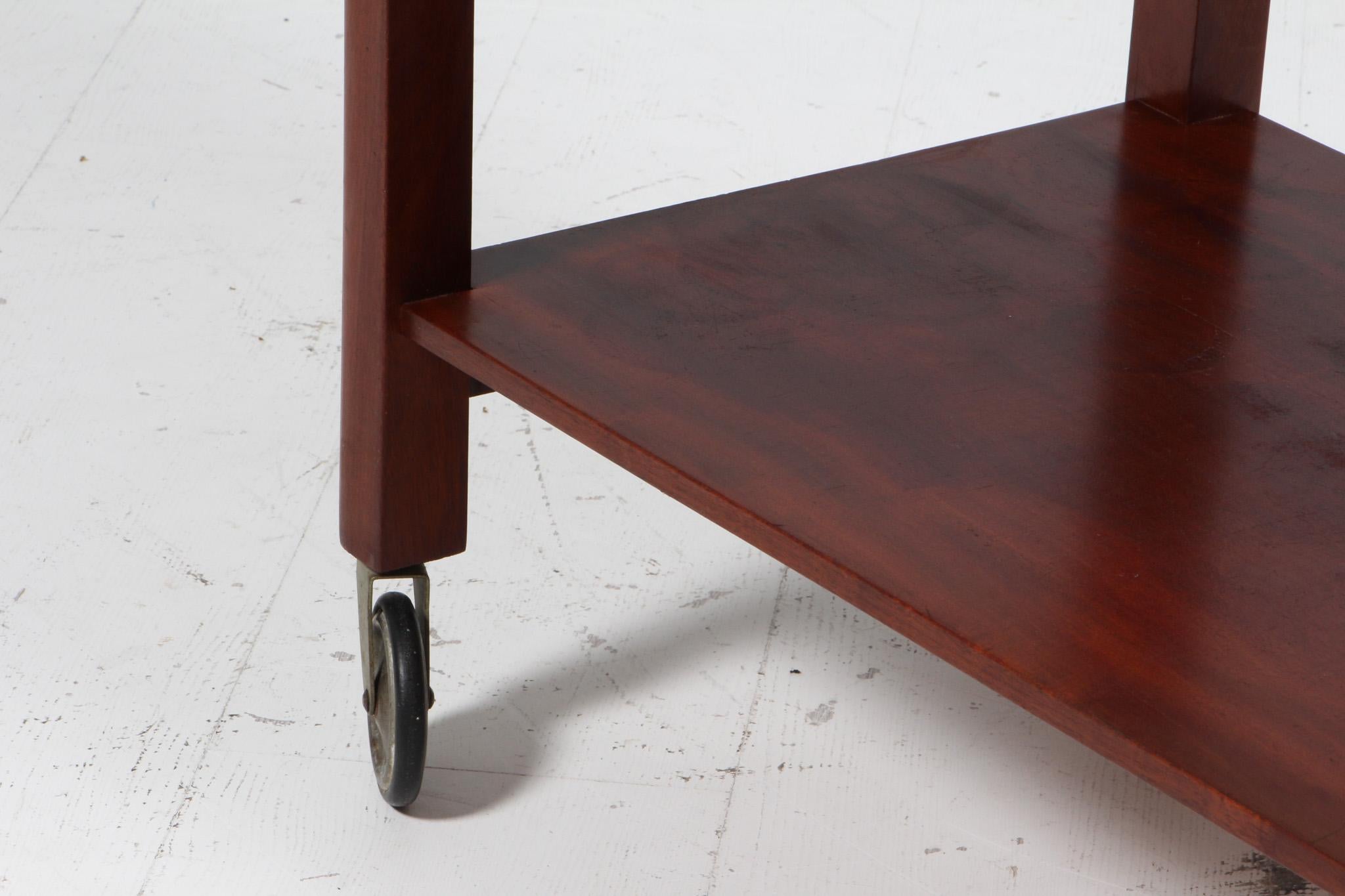 Milieu du XXe siècle Table plateau Art Déco en acajou, 1930 Danemark en vente