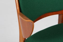 Poltrona Hans Olsen modello 107, struttura in rovere, design danese, anni '60