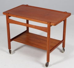 Hans J. Wegner, Tabletttisch aus massiver Eiche. AT47