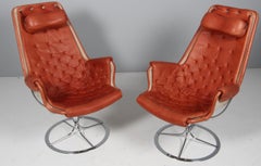 Bruno Mathsson pair of Jetson Lounge Chairs with patinated red Leather