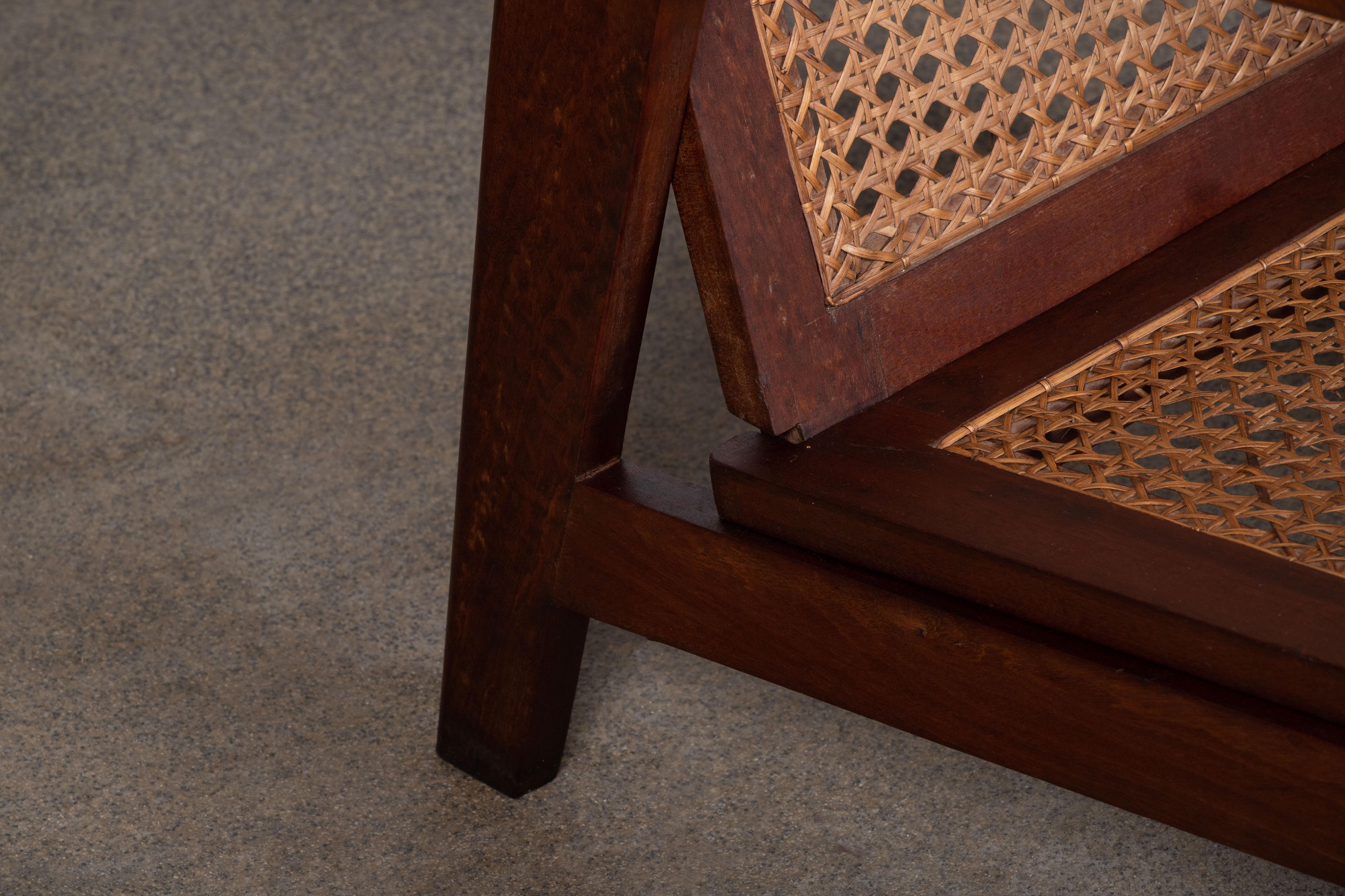 Fauteuil français de reconstruction, 1940, dans le style de Pierre Jeanneret en vente 4