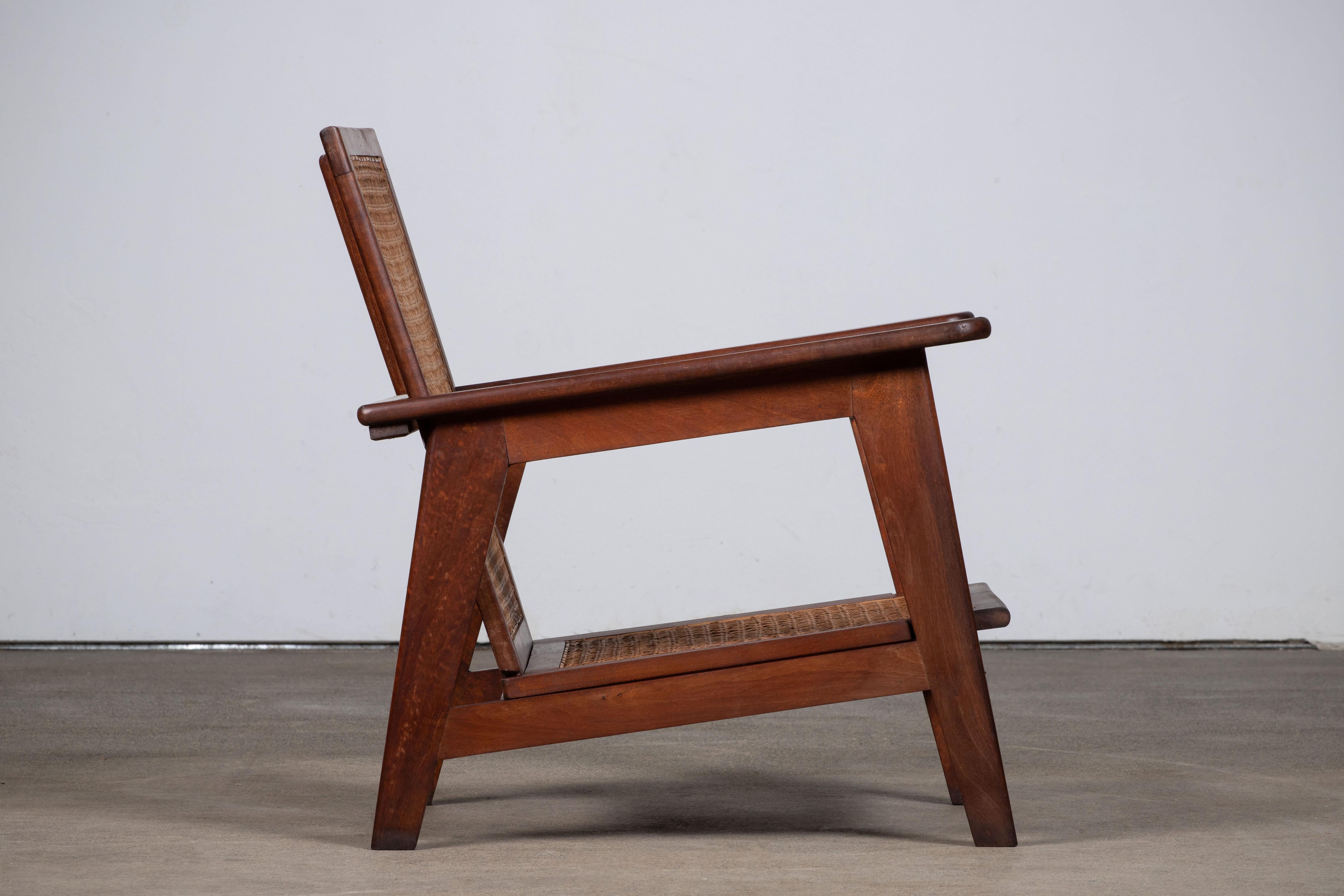 Milieu du XXe siècle Fauteuil français de reconstruction, 1940, dans le style de Pierre Jeanneret en vente