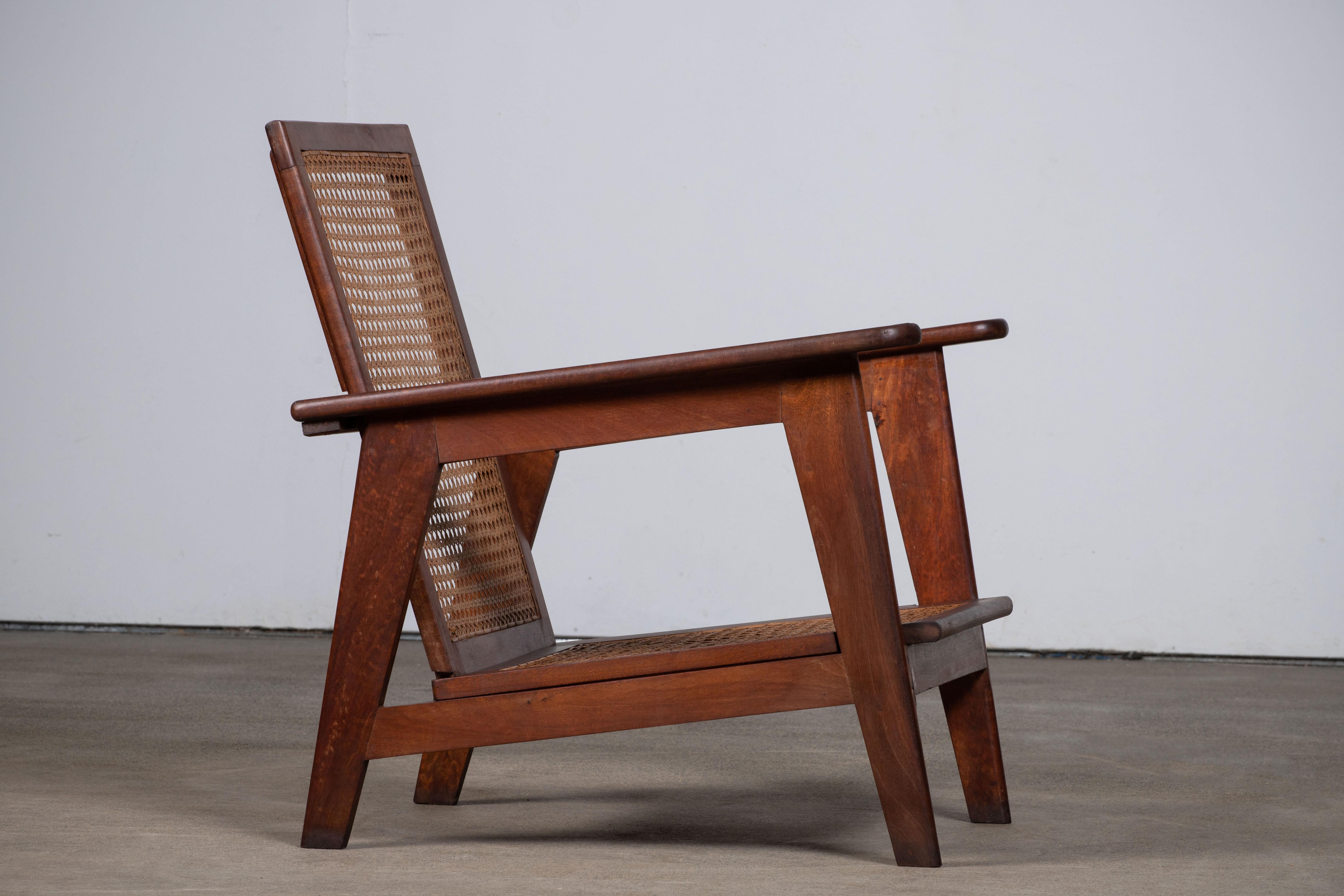 Fauteuil français de reconstruction, 1940, dans le style de Pierre Jeanneret en vente 1