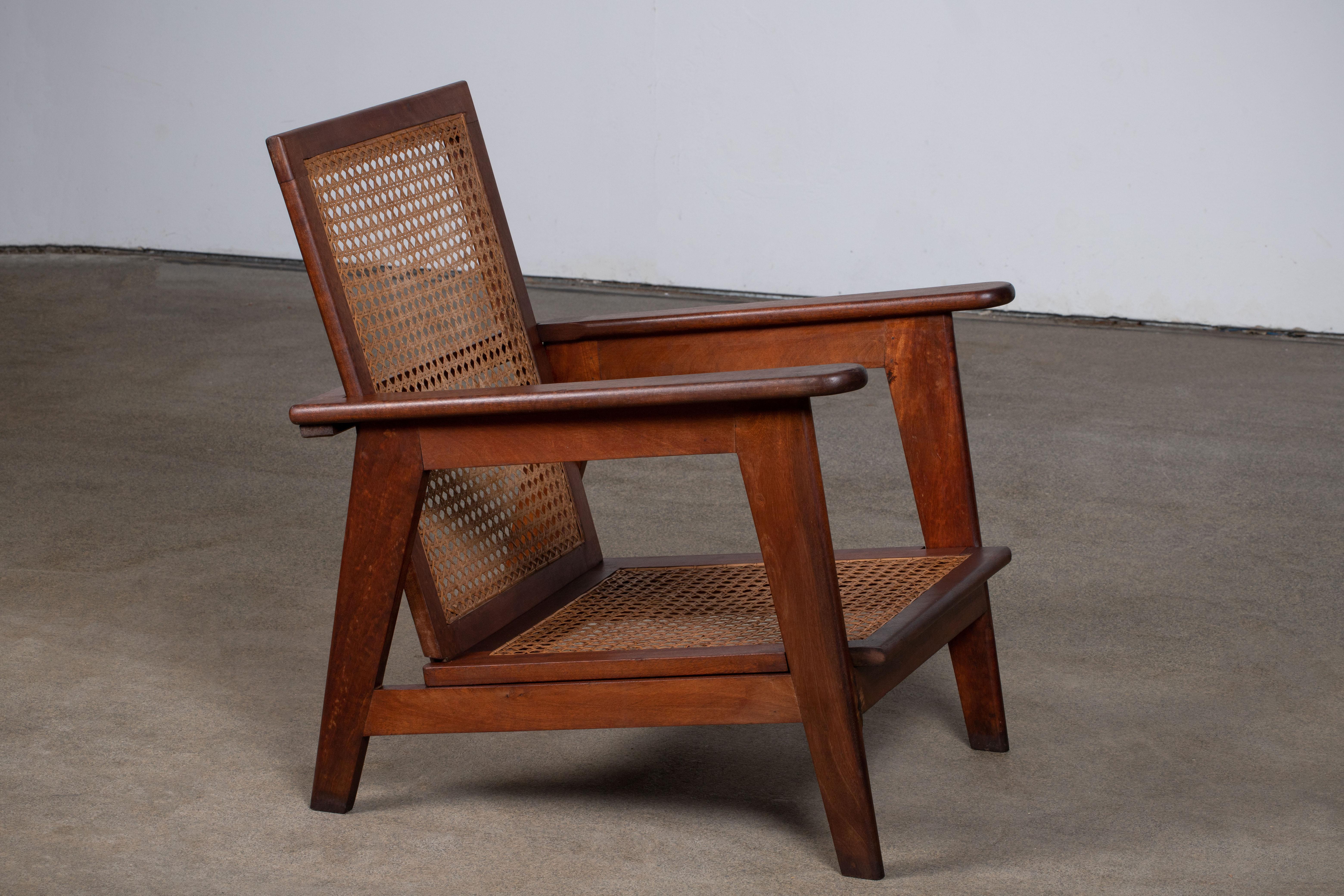Fauteuil français de reconstruction, 1940, dans le style de Pierre Jeanneret en vente 2