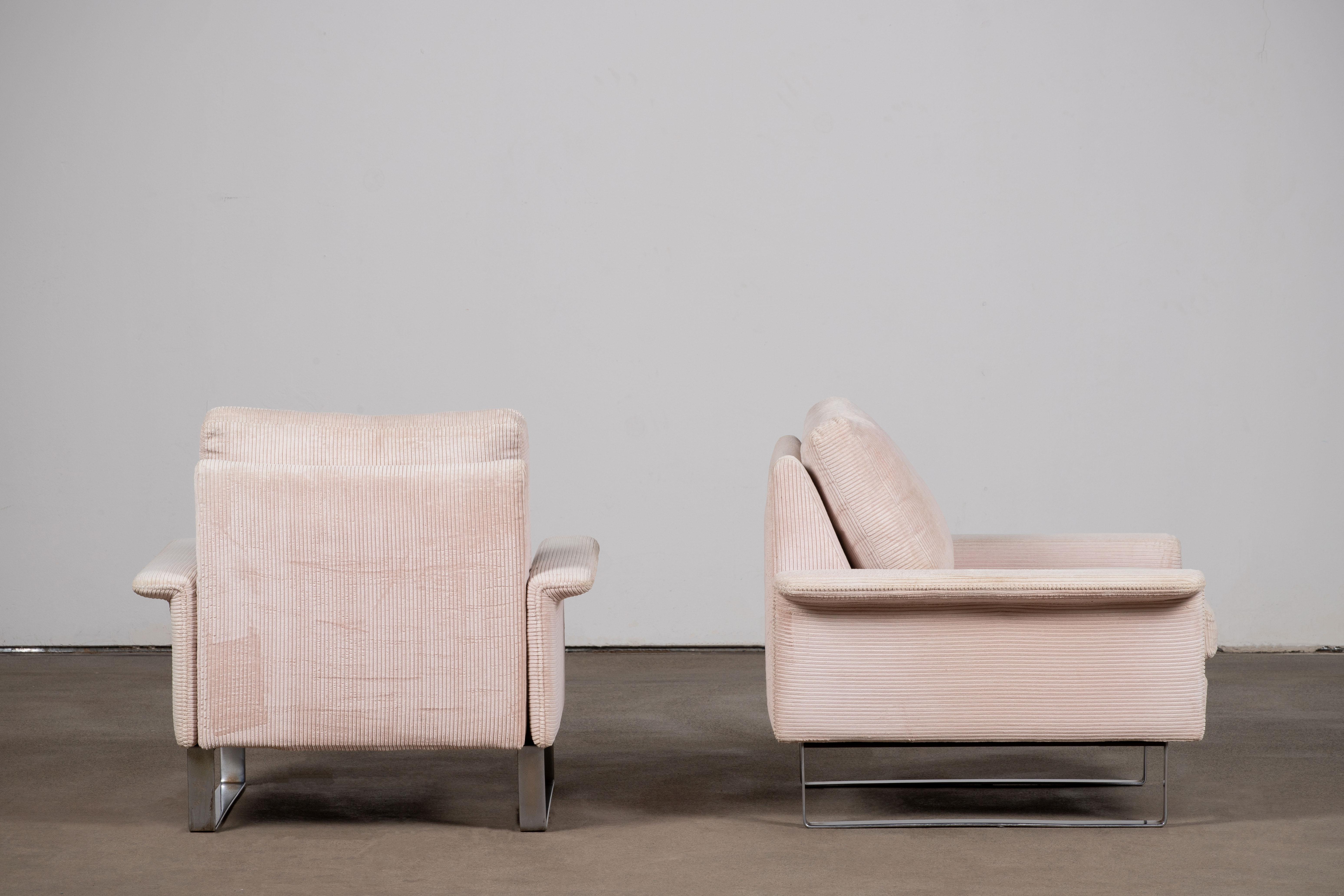 Sillones Club cromados y de terciopelo al estilo de Milo Baughman Moderno de mediados de siglo en venta