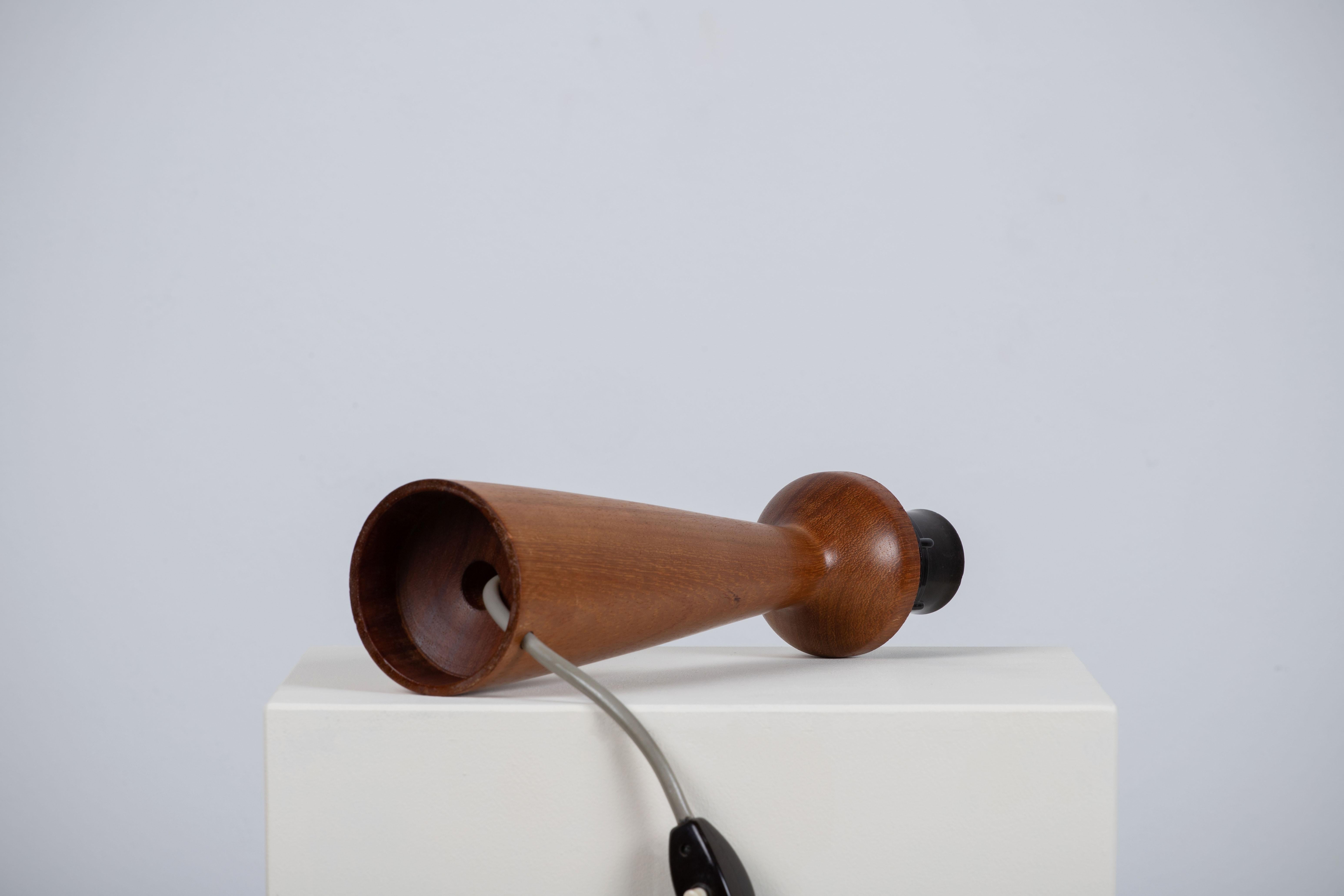 Danois Lampe de table danoise moderne du milieu du siècle Uno Kristiansson, 1960 en vente