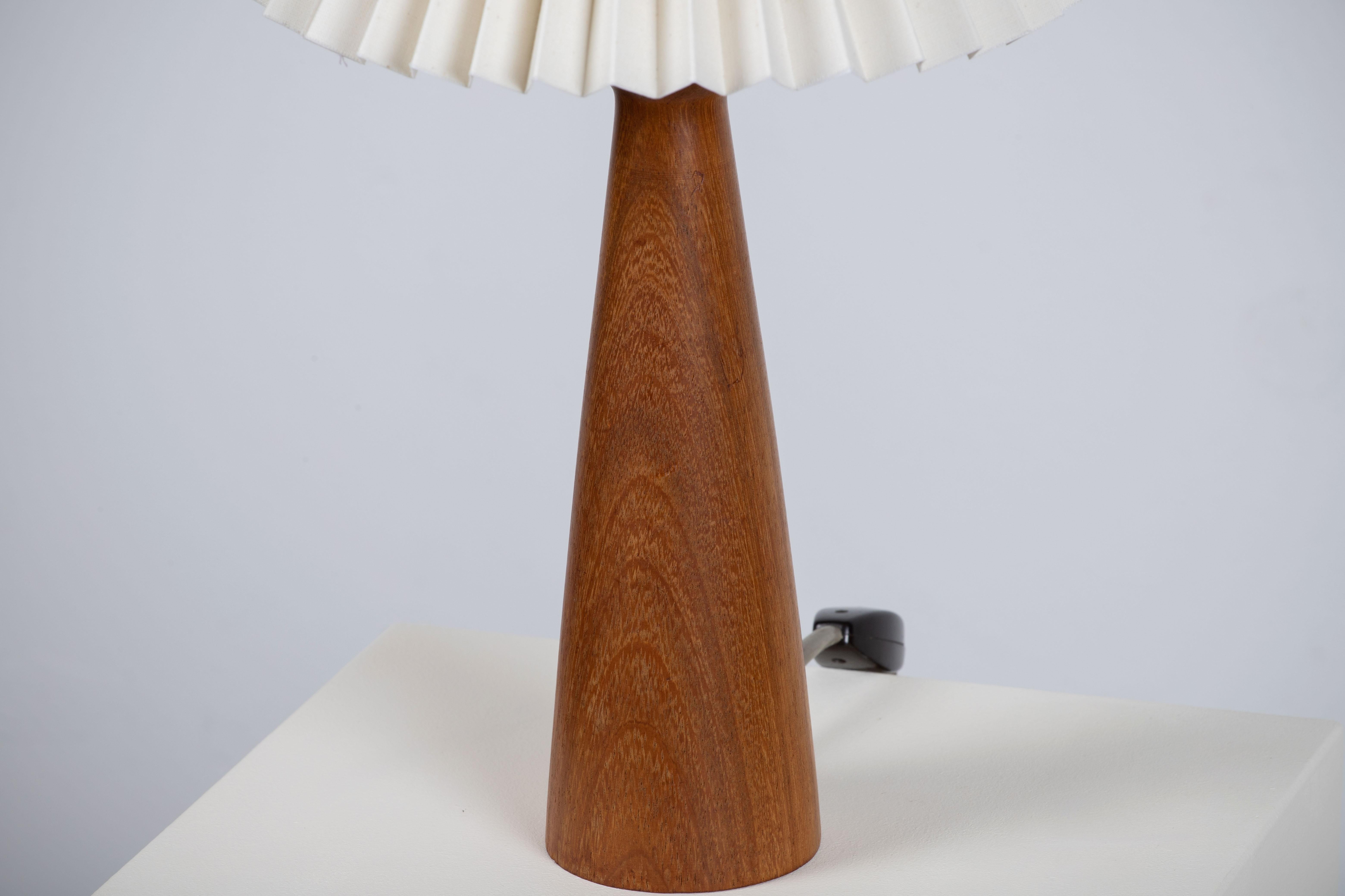 Milieu du XXe siècle Lampe de table danoise moderne du milieu du siècle Uno Kristiansson, 1960 en vente
