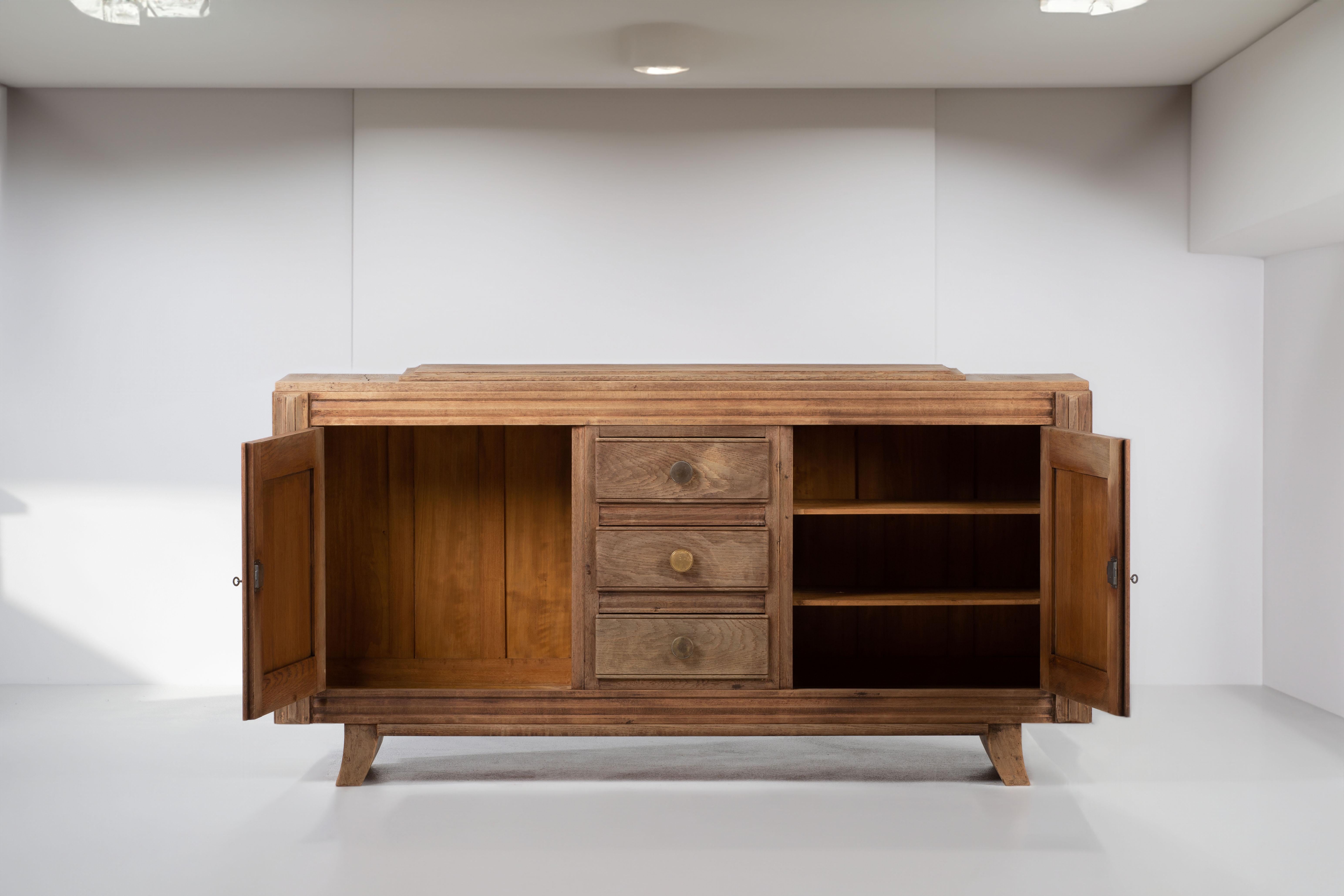 Credenza francese degli anni '40 in Oak sbiancato alla maniera di Charles Dudouyt in vendita 4