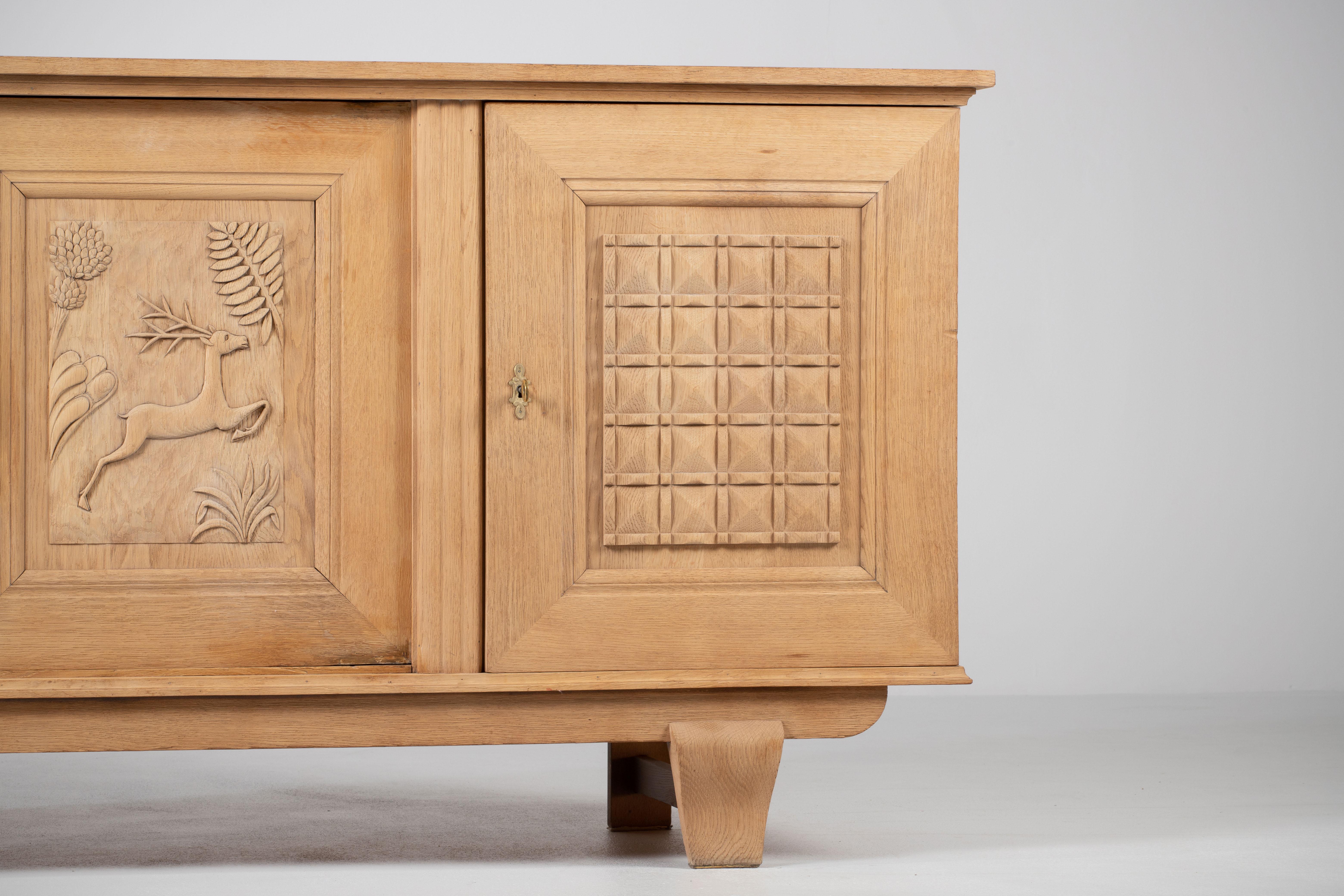 French 1940s Bleached Oak Brutalist Sideboard with Carved Deer Motif For Sale 6