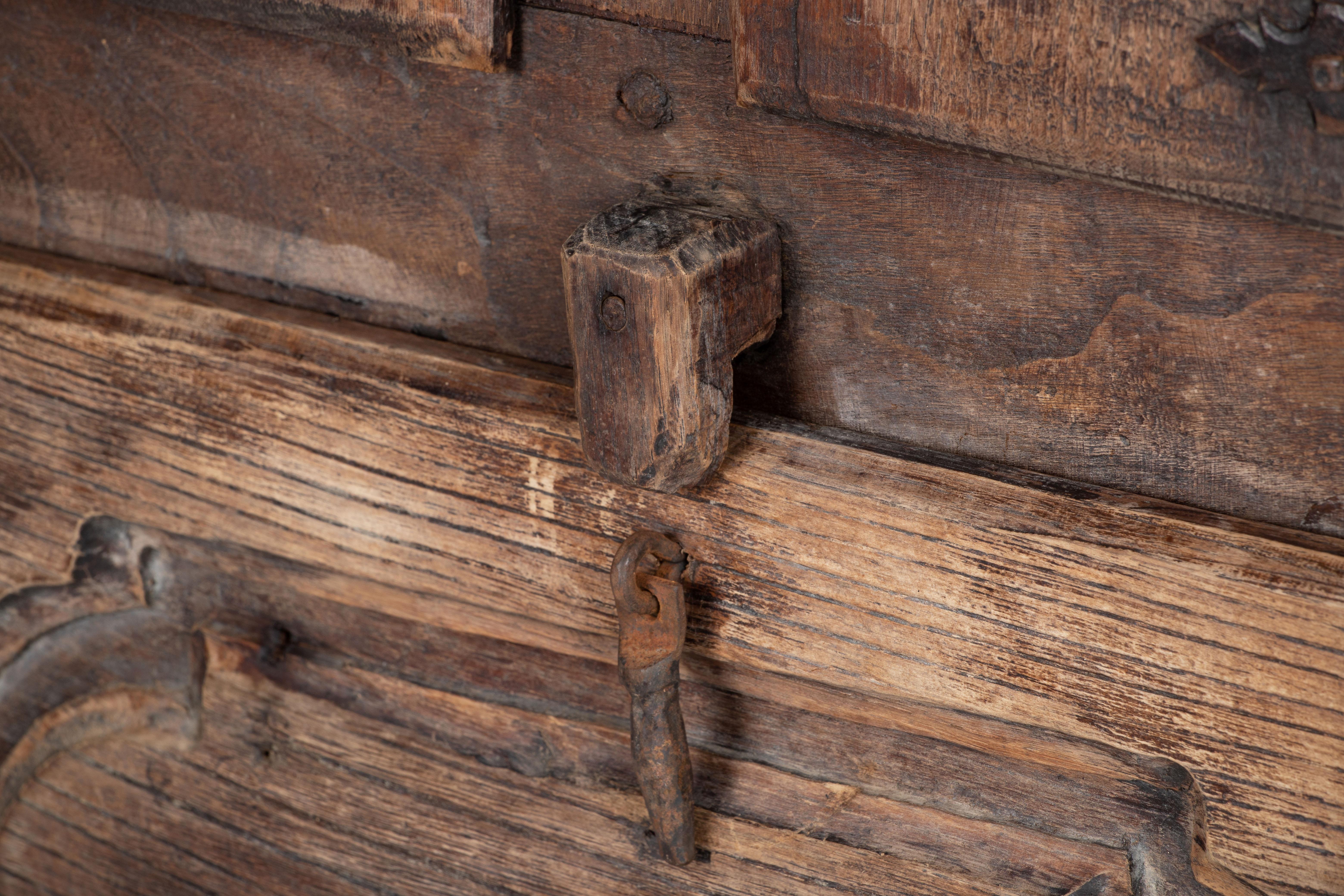 Timber Monument: An 18th-Century Pyrenean Armoire in Solid Oak For Sale 8