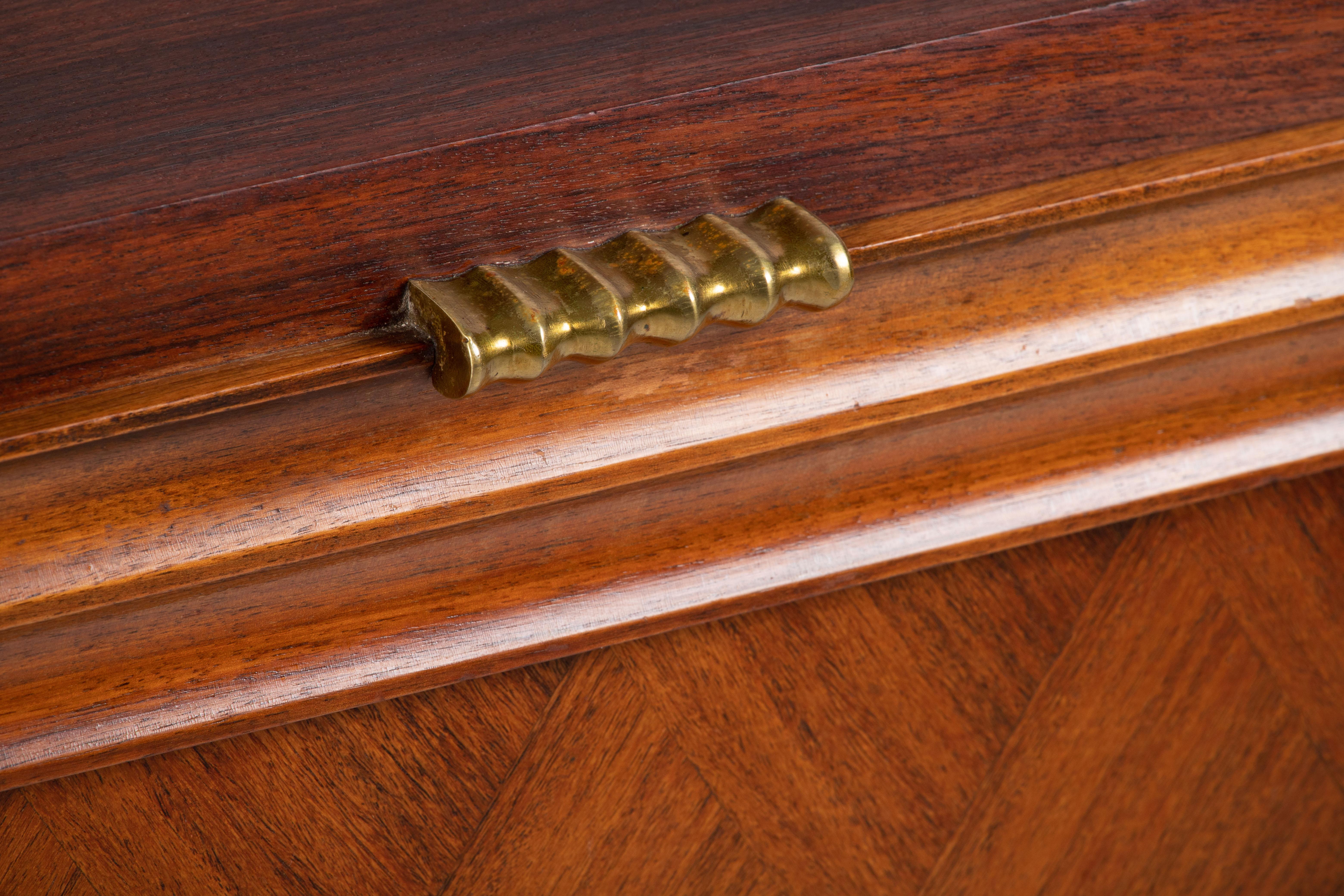 Credenza Art Deco francese alla maniera di Jules Leleu in vendita 1