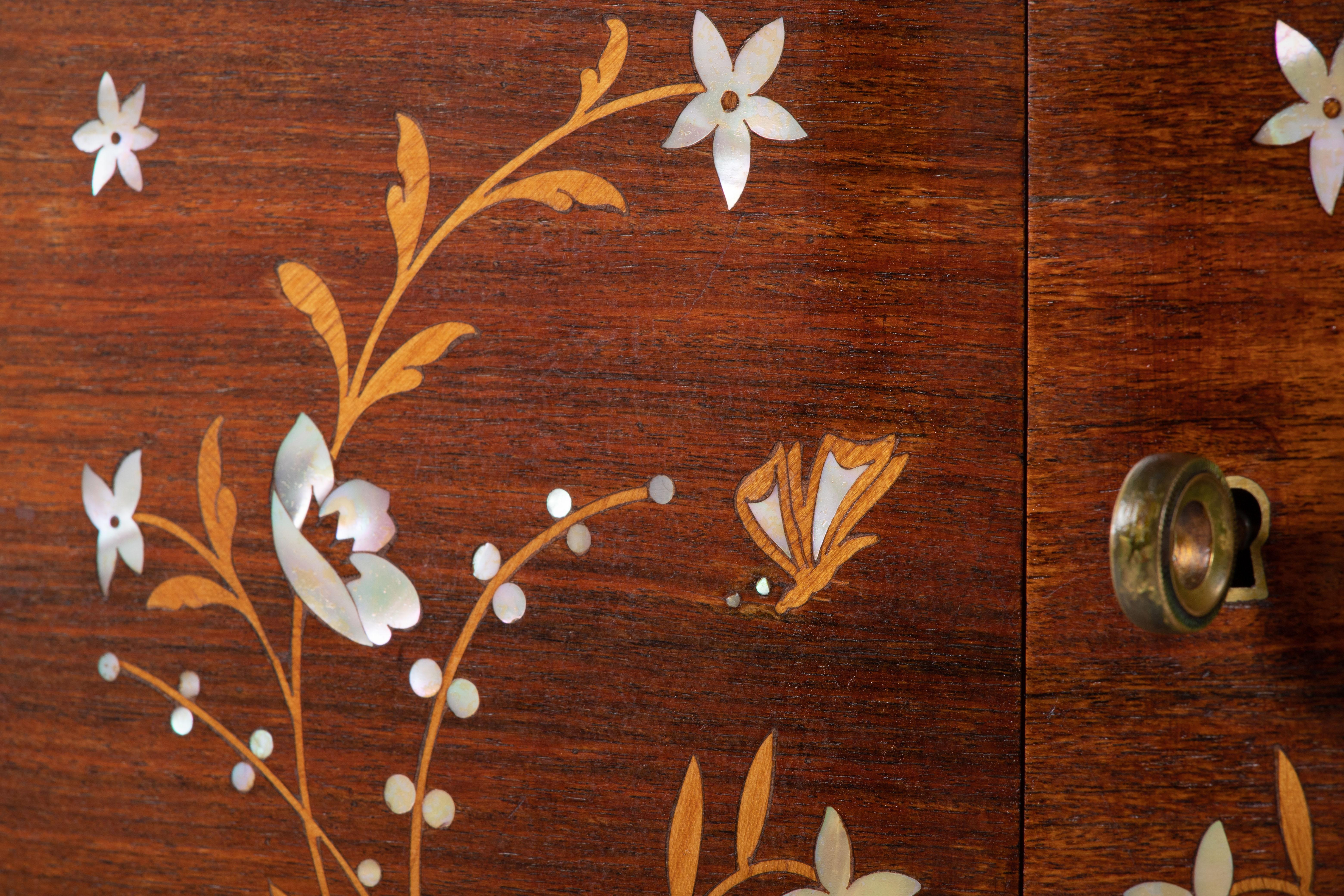 Credenza Art Deco francese alla maniera di Jules Leleu in vendita 3